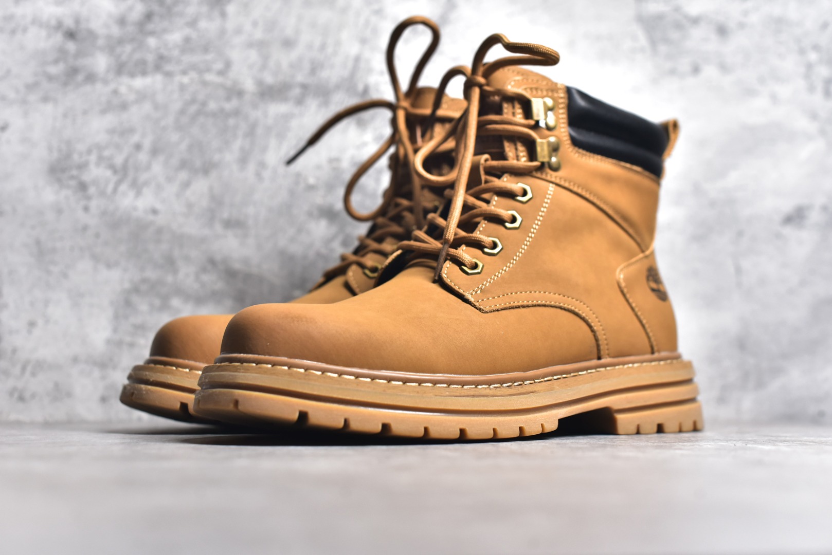 图片[2]-#Timberland添柏岚/天伯伦户外高帮休闲大黄靴系列 广东大厂品质 原盒原包装 24ss新款时尚潮流搭配 面料采用意大利🇮🇹顶级磨砂细纹牛皮 搭配防臭防腐真皮乳胶鞋垫 给您完美的穿着体验 质量考究耐穿 型男必备 专治不帅 高品质脚感一流 尺码：38 39 40 41 42 43 44（皮鞋码）-选品中心