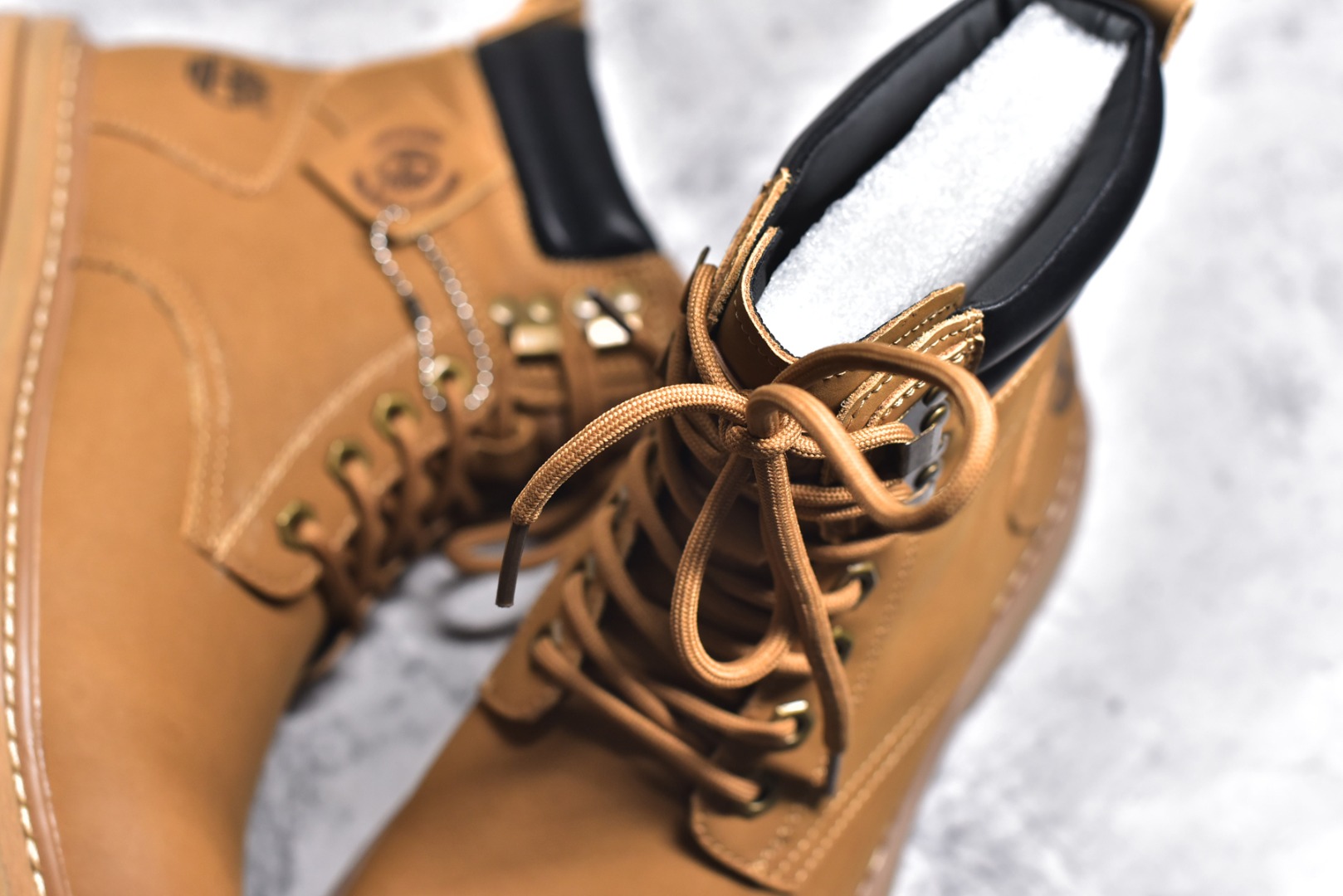 图片[9]-#Timberland添柏岚/天伯伦户外高帮休闲大黄靴系列 广东大厂品质 原盒原包装 24ss新款时尚潮流搭配 面料采用意大利🇮🇹顶级磨砂细纹牛皮 搭配防臭防腐真皮乳胶鞋垫 给您完美的穿着体验 质量考究耐穿 型男必备 专治不帅 高品质脚感一流 尺码：38 39 40 41 42 43 44（皮鞋码）-选品中心