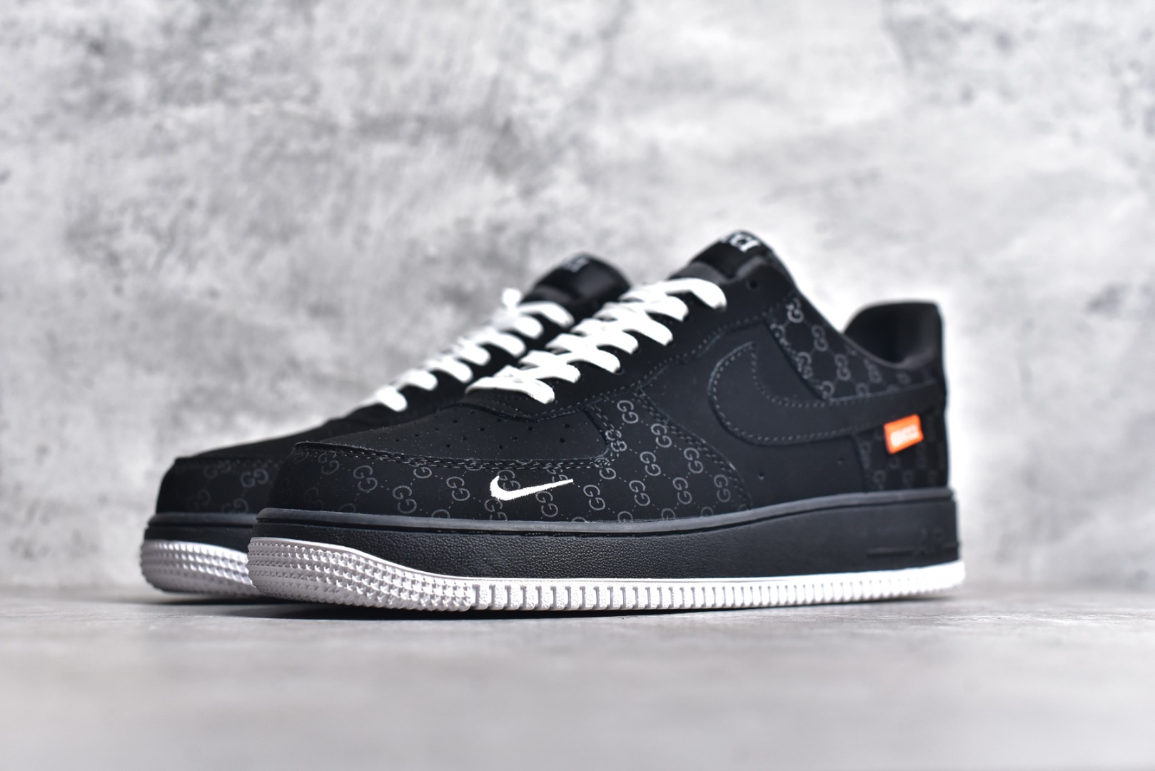 图片[2]-#NK Air Force 1\’07 Low 古驰熊联名-极夜黑 空军一号低帮休闲板鞋 KK1988-007 #原楦头原纸板 原装鞋盒 定制五金配件 内置全掌气垫 原厂鞋底 尺码：36 36.5 37.5 38 38.5 39 40 40.5 41 42 42.5 43 44 44.5 45-选品中心