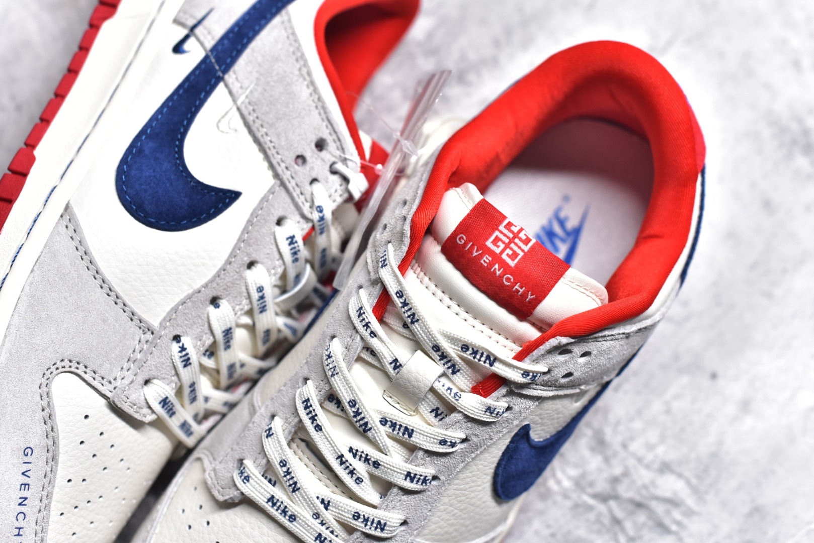 图片[9]-#NK SB Dunk Low 纪梵希联名-灰蓝红双小勾 周年高端定制 低帮休闲板鞋 CF3688-033 #定制鞋盒 大厂纯原品质出货 超高清洁度 皮料切割干净无任何毛边 细节完美 尺码：36 36.5 37.5 38 38.5 39 40 40.5 41 42 42.5 43 44 44.5 45-选品中心
