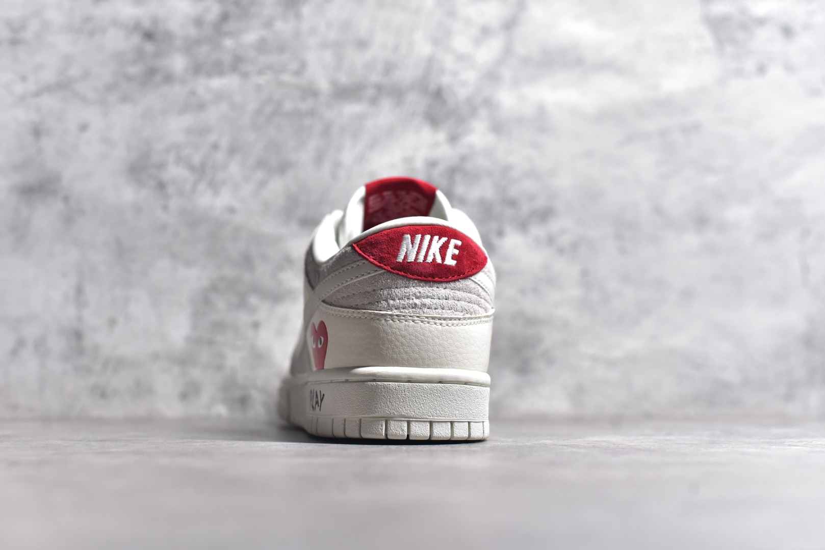 图片[5]-#NK SB Dunk Low 川久保玲联名-猪八米白勾 周年高端定制 低帮休闲板鞋 KK1333-004 #定制鞋盒 大厂纯原品质出货 超高清洁度 皮料切割干净无任何毛边 细节完美 尺码：36 36.5 37.5 38 38.5 39 40 40.5 41 42 42.5 43 44 44.5 45-选品中心