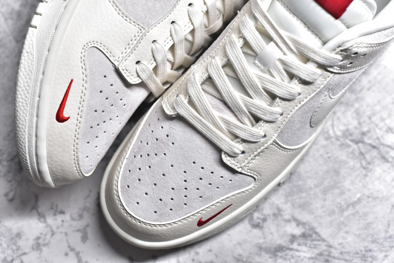 图片[8]-#NK SB Dunk Low 川久保玲联名-猪八米白勾 周年高端定制 低帮休闲板鞋 KK1333-004 #定制鞋盒 大厂纯原品质出货 超高清洁度 皮料切割干净无任何毛边 细节完美 尺码：36 36.5 37.5 38 38.5 39 40 40.5 41 42 42.5 43 44 44.5 45-选品中心