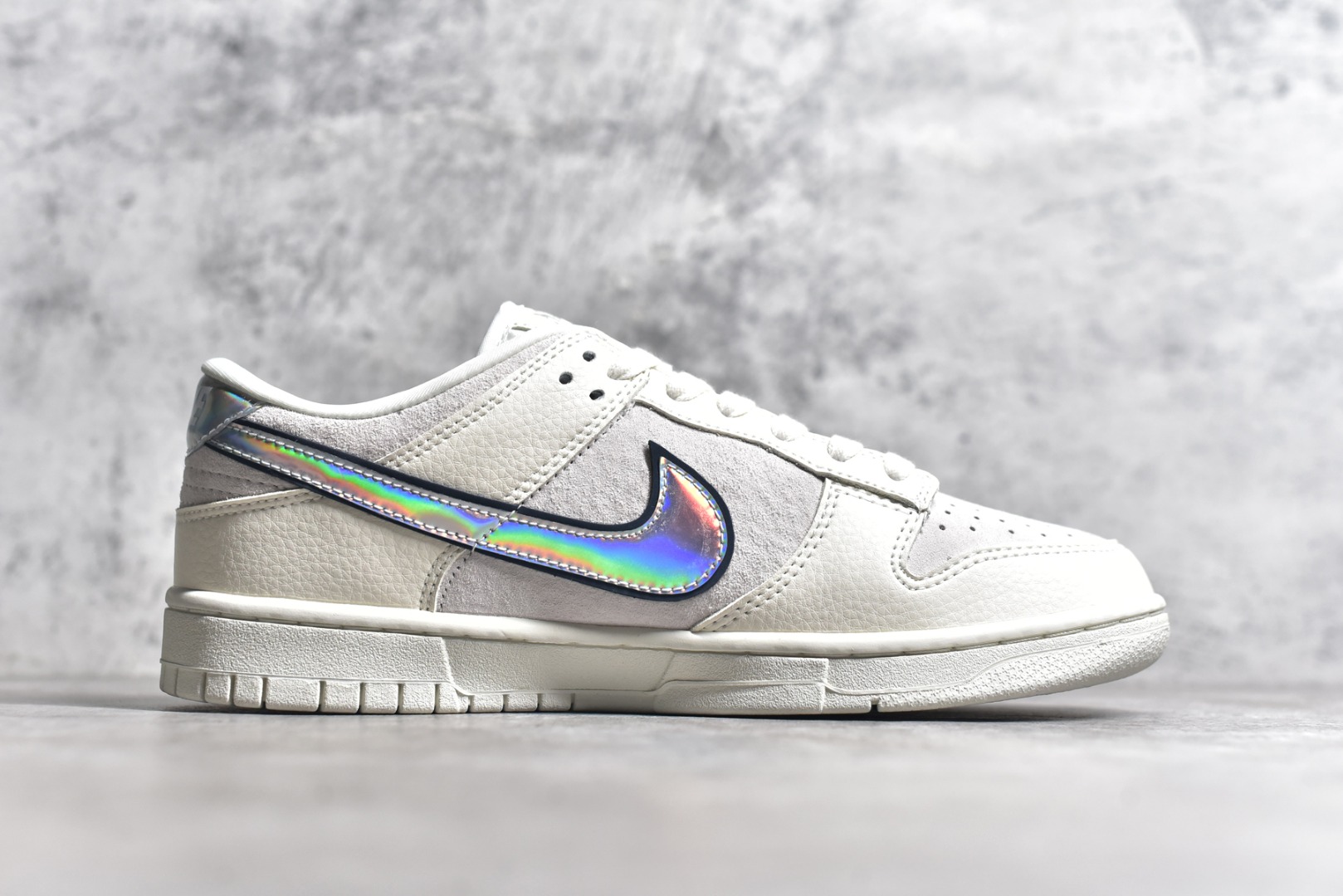 图片[3]-#NK SB Dunk Low Supreme x 斯图西三方联名-米黄银勾 周年高端定制 低帮休闲板鞋 KK1333-005 #定制鞋盒 大厂纯原品质出货 超高清洁度 皮料切割干净无任何毛边 细节完美 尺码：36 36.5 37.5 38 38.5 39 40 40.5 41 42 42.5 43 44 44.5 45-选品中心
