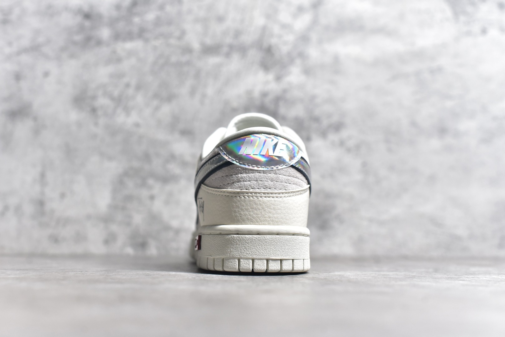 图片[5]-#NK SB Dunk Low Supreme x 斯图西三方联名-米黄银勾 周年高端定制 低帮休闲板鞋 KK1333-005 #定制鞋盒 大厂纯原品质出货 超高清洁度 皮料切割干净无任何毛边 细节完美 尺码：36 36.5 37.5 38 38.5 39 40 40.5 41 42 42.5 43 44 44.5 45-选品中心