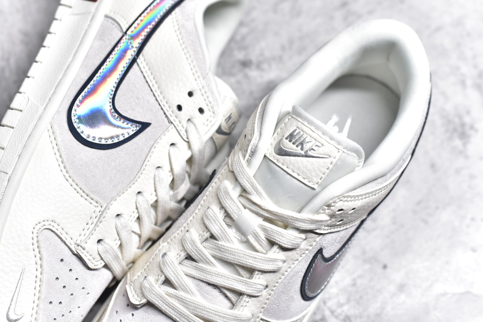 图片[9]-#NK SB Dunk Low Supreme x 斯图西三方联名-米黄银勾 周年高端定制 低帮休闲板鞋 KK1333-005 #定制鞋盒 大厂纯原品质出货 超高清洁度 皮料切割干净无任何毛边 细节完美 尺码：36 36.5 37.5 38 38.5 39 40 40.5 41 42 42.5 43 44 44.5 45-选品中心