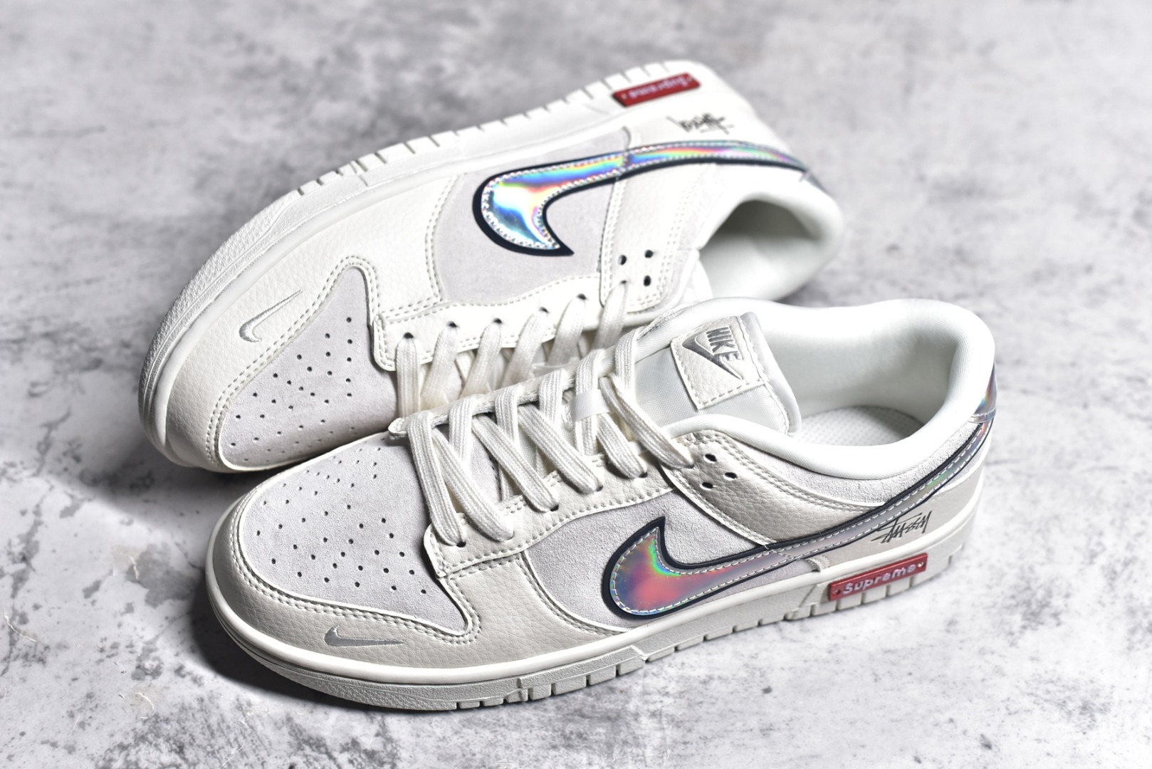图片[7]-#NK SB Dunk Low Supreme x 斯图西三方联名-米黄银勾 周年高端定制 低帮休闲板鞋 KK1333-005 #定制鞋盒 大厂纯原品质出货 超高清洁度 皮料切割干净无任何毛边 细节完美 尺码：36 36.5 37.5 38 38.5 39 40 40.5 41 42 42.5 43 44 44.5 45-选品中心
