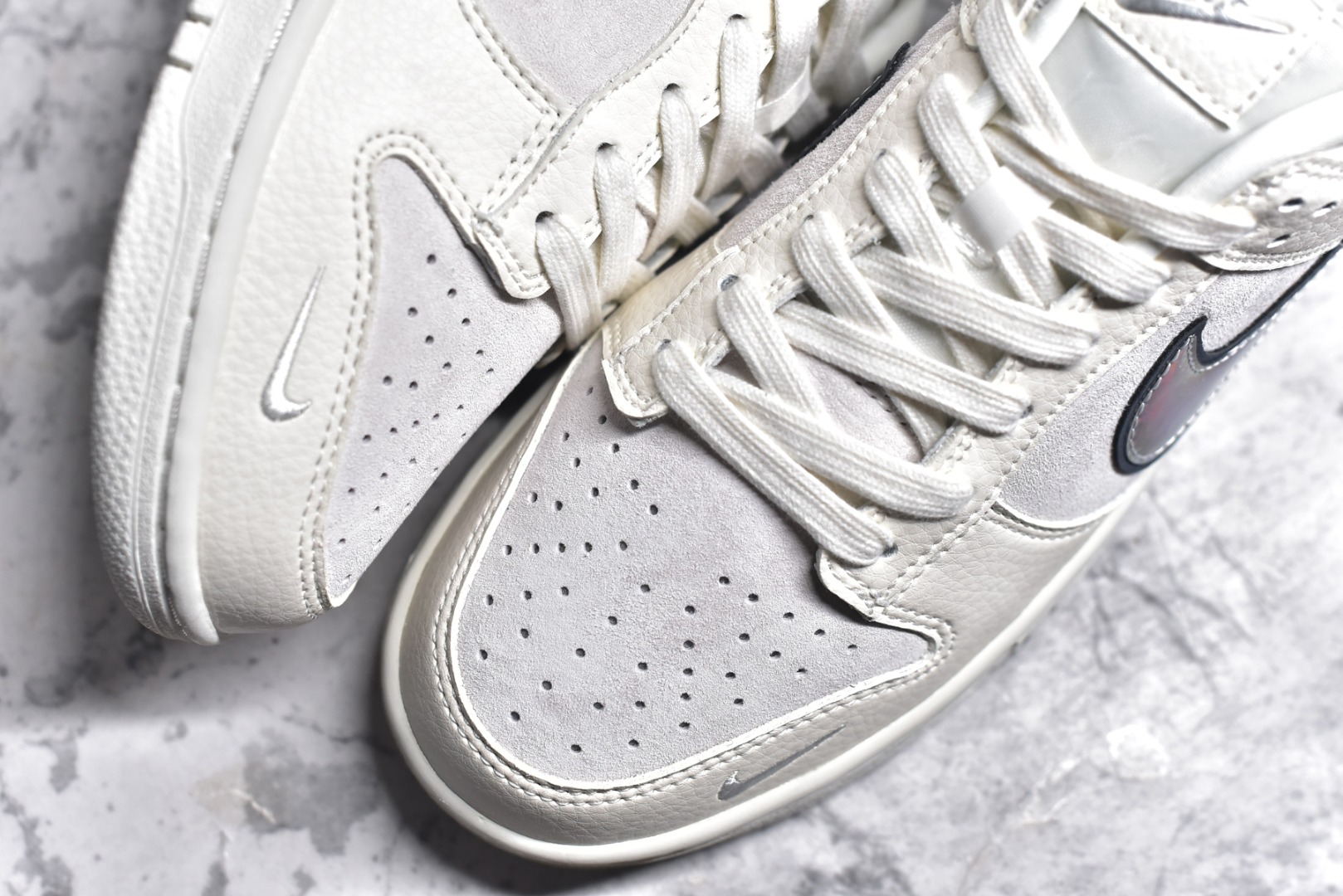 图片[8]-#NK SB Dunk Low Supreme x 斯图西三方联名-米黄银勾 周年高端定制 低帮休闲板鞋 KK1333-005 #定制鞋盒 大厂纯原品质出货 超高清洁度 皮料切割干净无任何毛边 细节完美 尺码：36 36.5 37.5 38 38.5 39 40 40.5 41 42 42.5 43 44 44.5 45-选品中心