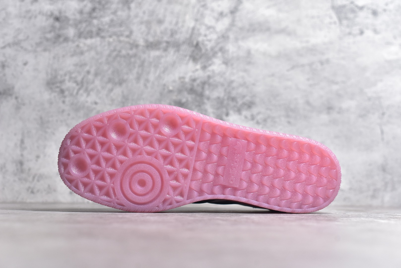 图片[6]-#纯原 正确版 KITH x Clarks x Adidas Originals 8th Street Samba \”Savannah\”桑巴舞街头系列德训运动板鞋 采用固色翻毛皮组合牛剖革鞋面材质 外置正确3层组合围条加厚烟胶橡胶大底 货号：IG4450 尺码：36 37 37.5 38 38.5 39.5 40-选品中心