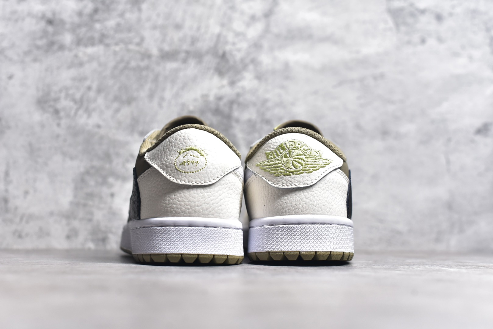 图片[5]-#特价 ️ Air Jordan 1 low 低帮 倒钩配色系列 性价比无敌 走量拉新客必备单品 尺码：36 36.5 37.5 38 38.5 39 40 40.5 41 42 42.5 43 44 44.5 45 46-选品中心