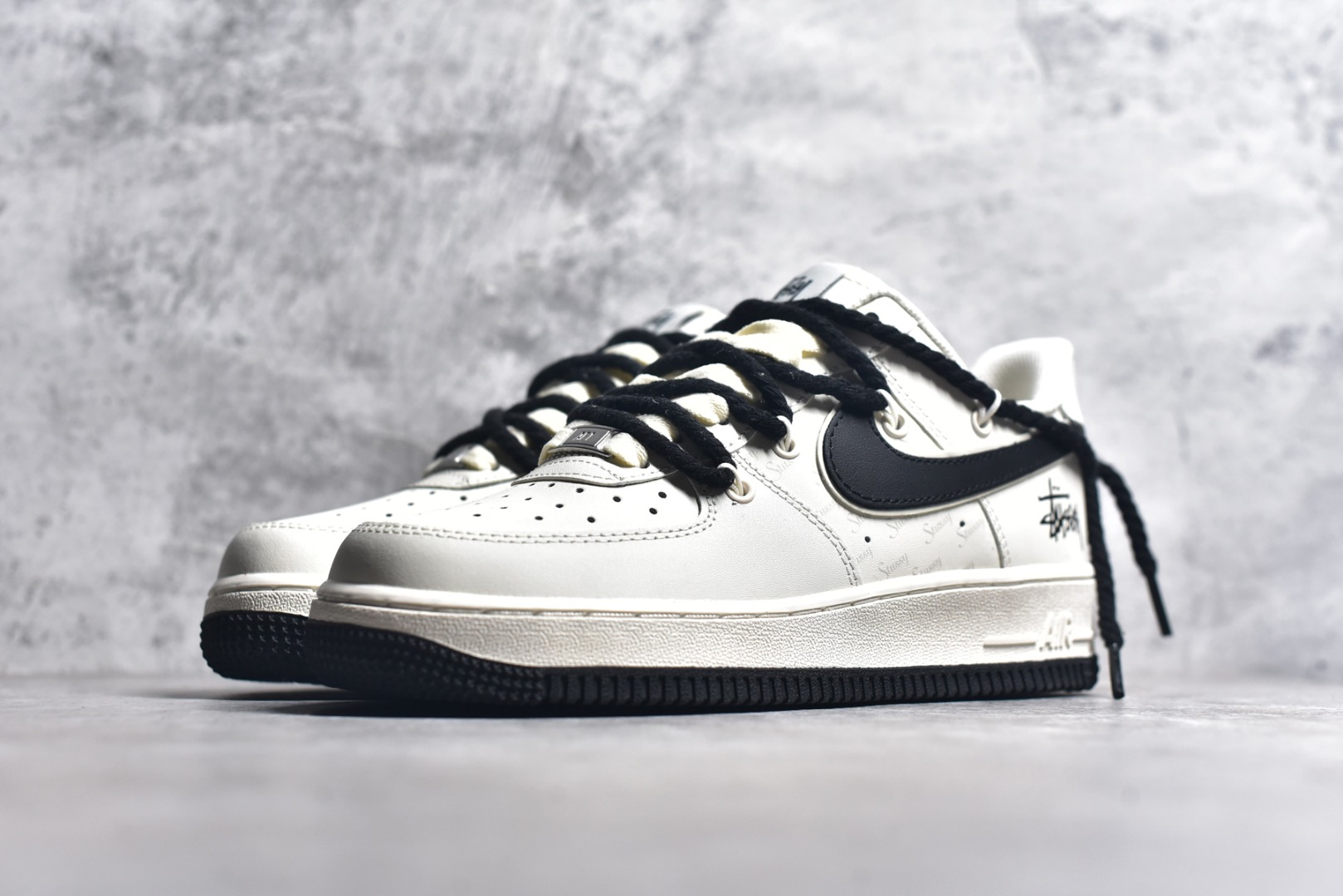 图片[2]-#Stussy x Nk Air Force 1‘07 Low 斯图西联名 空军一号低帮休闲板鞋 ZH0316-041  #定制皮料 定制鞋盒 配件齐全 原楦原纸板 纯正空军版型 内置全掌气垫  尺码：36 36.5 37.5 38 38.5 39 40 40.5 41 42 42.5 43 44 44.5 45-选品中心