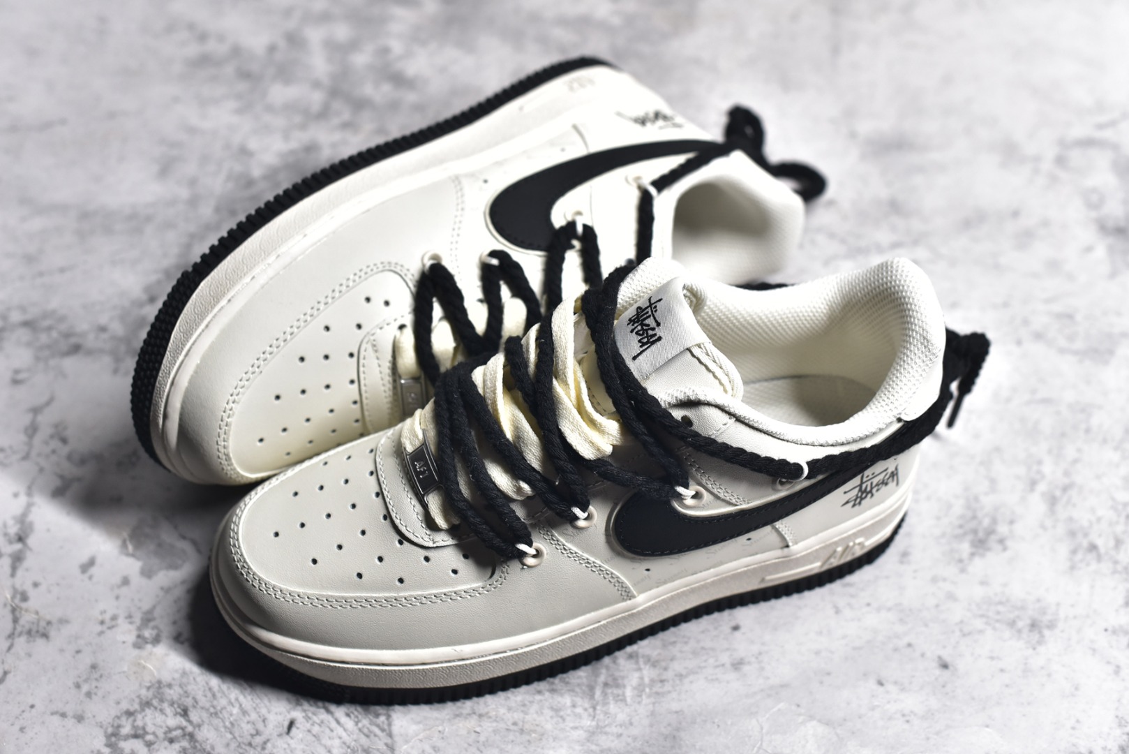 图片[7]-#Stussy x Nk Air Force 1‘07 Low 斯图西联名 空军一号低帮休闲板鞋 ZH0316-041  #定制皮料 定制鞋盒 配件齐全 原楦原纸板 纯正空军版型 内置全掌气垫  尺码：36 36.5 37.5 38 38.5 39 40 40.5 41 42 42.5 43 44 44.5 45-选品中心