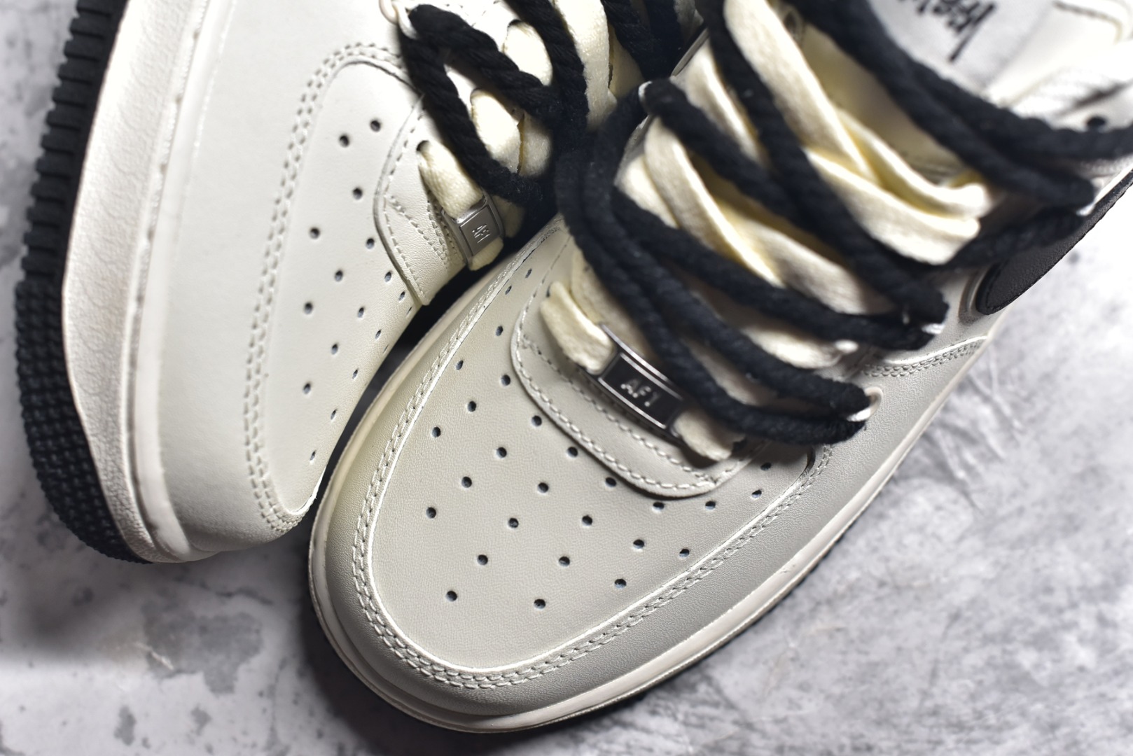 图片[8]-#Stussy x Nk Air Force 1‘07 Low 斯图西联名 空军一号低帮休闲板鞋 ZH0316-041  #定制皮料 定制鞋盒 配件齐全 原楦原纸板 纯正空军版型 内置全掌气垫  尺码：36 36.5 37.5 38 38.5 39 40 40.5 41 42 42.5 43 44 44.5 45-选品中心