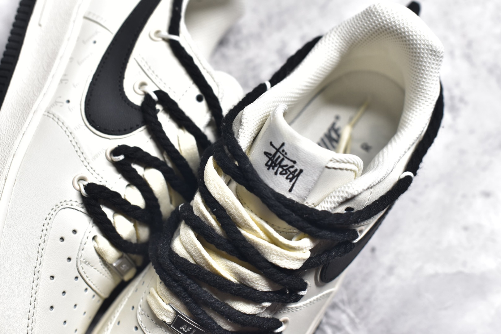 图片[9]-#Stussy x Nk Air Force 1‘07 Low 斯图西联名 空军一号低帮休闲板鞋 ZH0316-041  #定制皮料 定制鞋盒 配件齐全 原楦原纸板 纯正空军版型 内置全掌气垫  尺码：36 36.5 37.5 38 38.5 39 40 40.5 41 42 42.5 43 44 44.5 45-选品中心