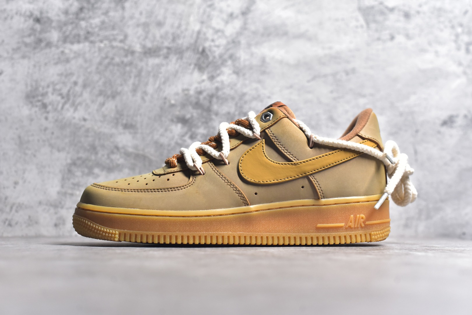 #Nk Air Force 1‘07 Low 解构麦色 空军一号低帮休闲板鞋 CJ9197-102  #设计灵感来源于美拉德色系，整双鞋子采用解构绑带设计，增加了鞋子层次感 ！  尺码：36 36.5 37.5 38 38.5 39 40 40.5 41 42 42.5 43 44 44.5 45-选品中心