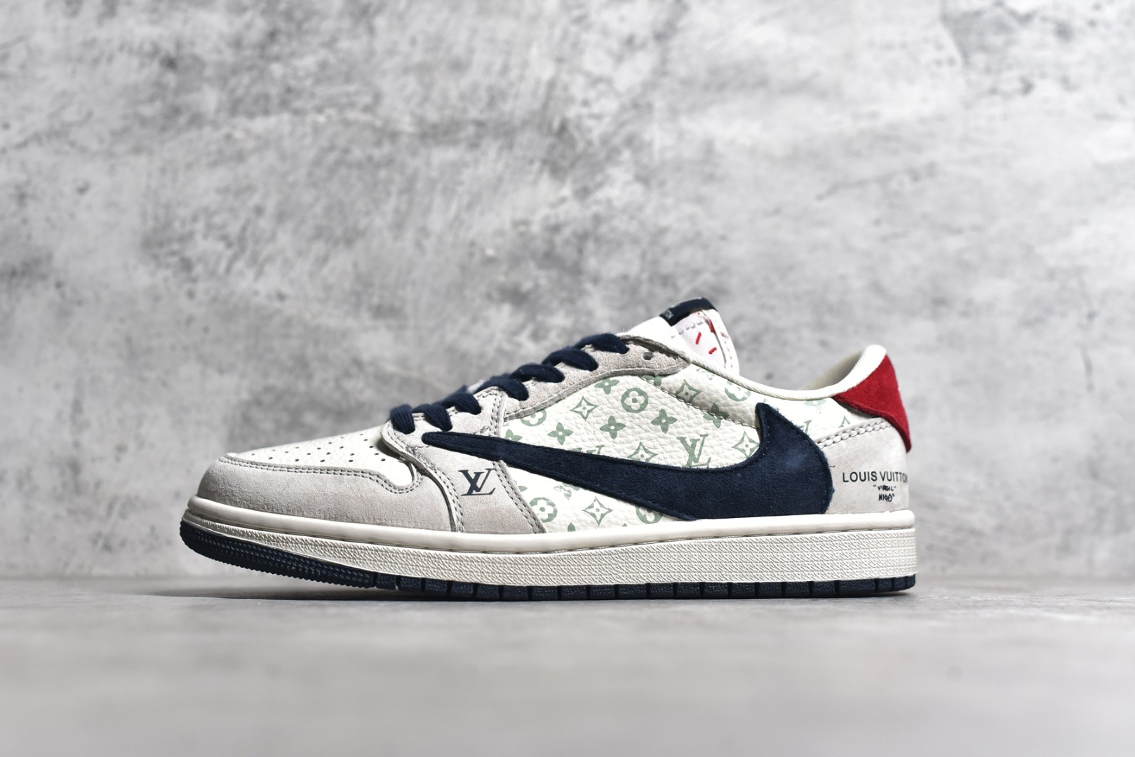 #特价 ️ravis Scott x NK Air Jordan 1 Low x Louis Vuitton 米棕 Air Jordan 1 Low 反转米棕倒钩 性价比天花板 全鞋采用原装头层皮，用料扎实 精雕细琢 鞋型极致还原 飞翼3D打印改良 深度立体 四线中底拉帮皮料选材 钢印 背胶一应俱全 全新批次 原装原模大底全鞋原厂定制皮料，手感细腻正确折边工艺 完美细节诠释 货号：LX1988 100 尺码：36 36.5 37.5 38 38.5 39 40 40.5 41 42 42.5 43 44 44.5 45 46-选品中心