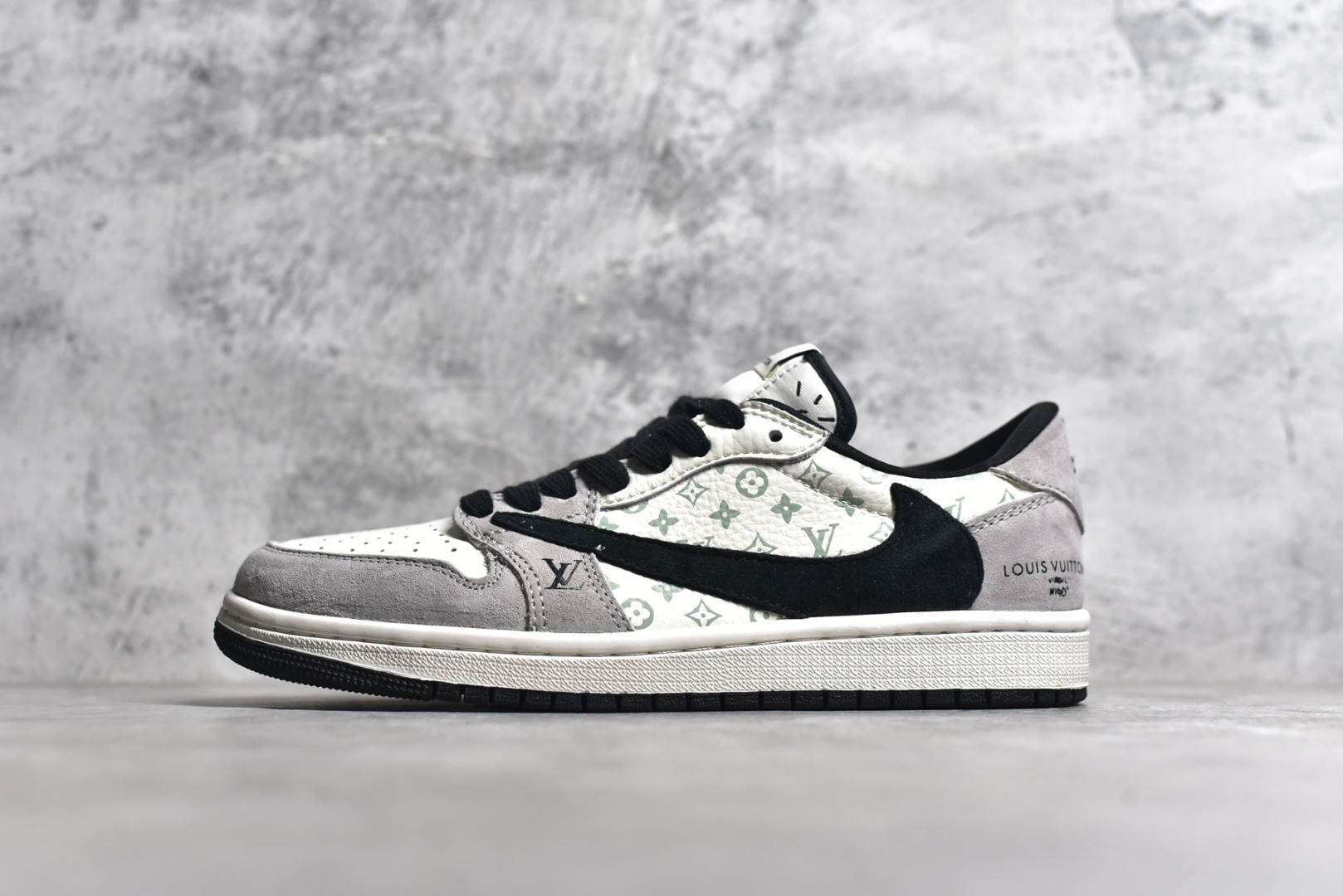 #特价 ️ravis Scott x NK Air Jordan 1 Low x Louis Vuitton 米棕 Air Jordan 1 Low 反转米棕倒钩 性价比天花板 全鞋采用原装头层皮，用料扎实 精雕细琢 鞋型极致还原 飞翼3D打印改良 深度立体 四线中底拉帮皮料选材 钢印 背胶一应俱全 全新批次 原装原模大底全鞋原厂定制皮料，手感细腻正确折边工艺 完美细节诠释 货号：LX1988 100 尺码：36 36.5 37.5 38 38.5 39 40 40.5 41 42 42.5 43 44 44.5 45 46-选品中心