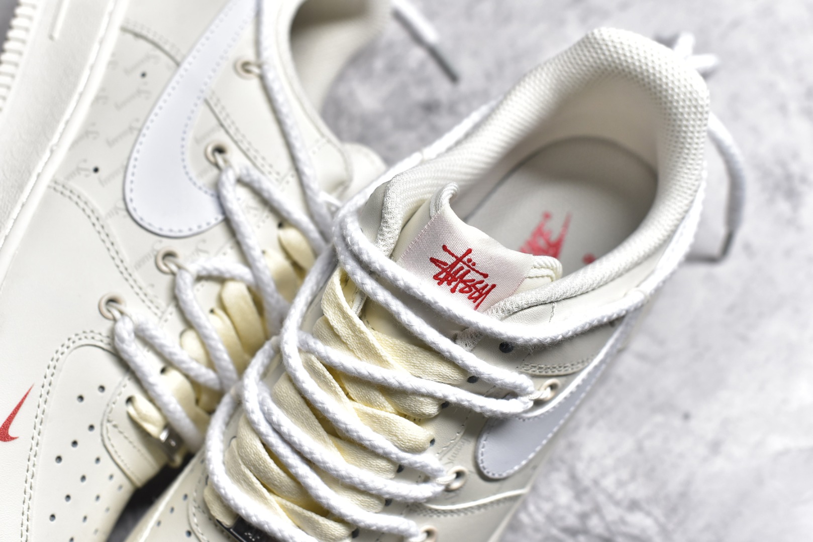 图片[9]-#Stussy x NK Air Force 1\’07 Low 斯图西联名 空军一号低帮休闲板鞋 ZH0316-047 #定制皮料 定制鞋盒 配件齐全 原楦原纸板 纯正空军版型 内置全掌气垫 尺码：36 36.5 37.5 38 38.5 39 40 40.5 41 42 42.5 43 44 44.5 45-选品中心