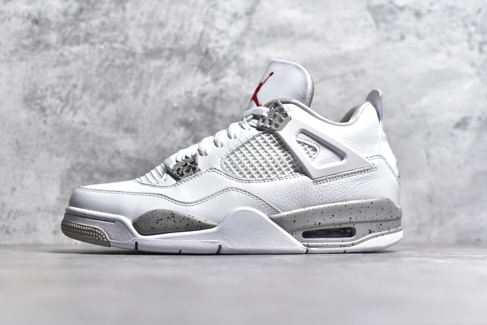 #NK Air Jordan 4 Retro代中帮复古休闲运动文化篮球鞋 采用原厂纳帕头层皮组合固色翻毛皮鞋面材质#TPU超Q弹网格材质#还原ZP细节#原厂流水成型工艺及拉帮注胶效果#全新底模,完美品相清洁度及喷漆效果❗货号：CT8527 100 尺码：40.5 41 42 42.5 43 44 44.5 45 46-选品中心