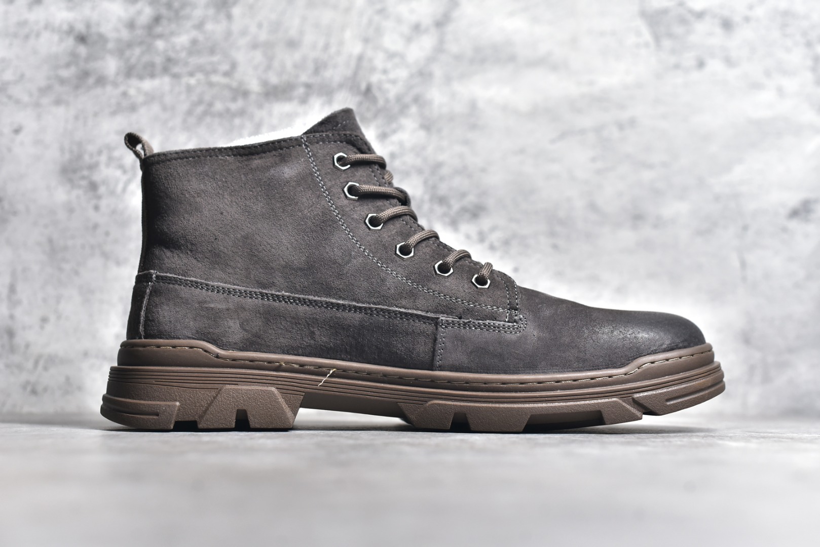 图片[3]-#Timberland添柏岚/天伯伦户外中帮休闲大黄靴系列 广东大厂品质 原盒原包装 面料采用意大利🇮🇹顶级磨砂细纹牛皮 搭配防臭防腐真皮乳胶鞋垫 给您完美的穿着体验 质量考究耐穿 型男必备 专治不帅 高品质脚感一流 尺码：39 40 41 42 43 44（皮鞋码）-选品中心