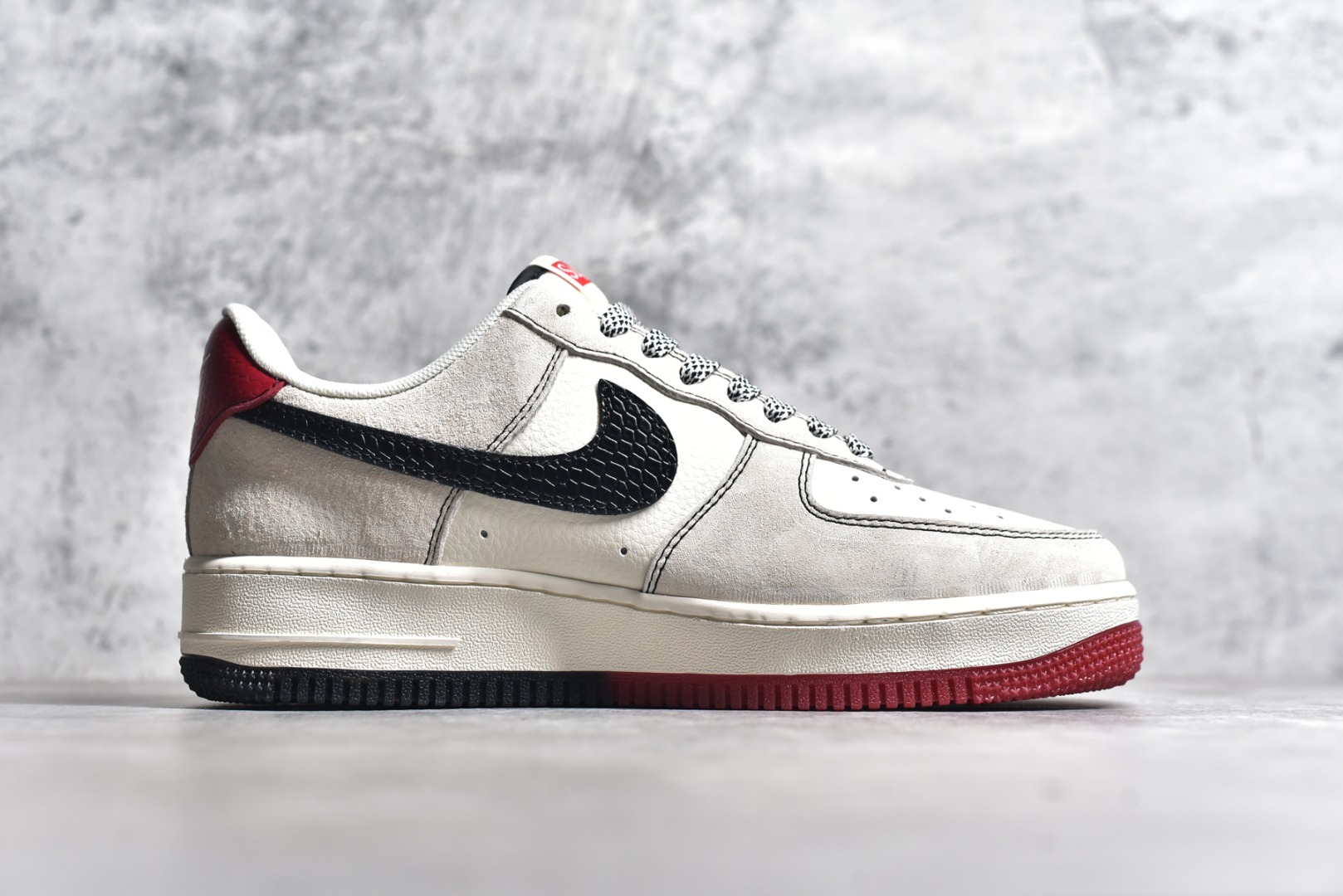 图片[3]-#NK Air Force 1\’07 Low Sup联名蛇年限定 黑蛇纹勾 空军一号低帮休闲板鞋 HH7518-033 #原楦头原纸板 原装鞋盒 定制五金配件 内置全掌气垫 原厂鞋底 尺码：36 36.5 37.5 38 38.5 39 40 40.5 41 42 42.5 43 44 44.5 45-选品中心