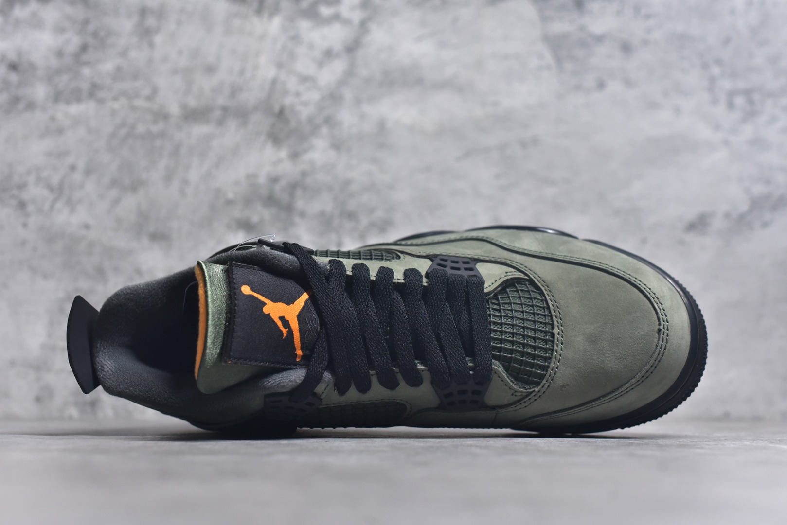 图片[4]-#UNDEFEATED x Air Jordan AJ4 联名 绿黑 IB1519-200 全新升级改良 原鞋原楦原纸板同源开发 完美呈现乔4的版型 内侧正确双色网格 还原细节 原厂皮料 正确气垫颜色 正确网格工艺 正确拉帮工艺 全鞋原装材料制作 原档案原模具打造 支持全方位与正品对比 尺码：40 -48.5-选品中心