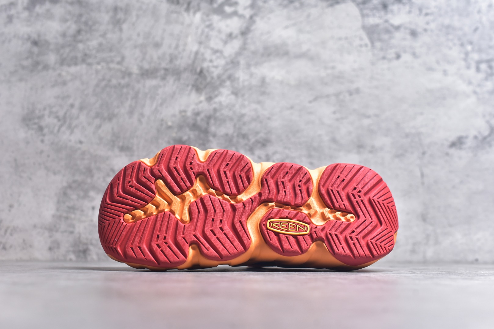 图片[6]-#KEEN Hyperport H2 科恩防滑耐磨低帮户外功能鞋溯溪鞋凉鞋 KEEN诞生于2003年的美国人气户外品牌，以一双“保护脚趾”且能涉足水域的户外凉鞋NEWPORT诞生为契机，开启原创制鞋之路。KEEN相信，天空之下即是户外，因为户外不一定是极具挑战性的独自冒险，也可以是与朋友、家人和宠物一同分享外面的世界。同时，KEEN从诞生之初便始终贯彻环保制鞋的理念，不断创造出优秀的原创奇履。脚踏实地，致力向善。我们想和世界产生更多交集为世界减少更多负担，和你趣户外、趣做自己、趣环保让地球和生活都变得更美好。尺码：36 36.5 37.5 38 38.5 39 40 40.5 41 42 42.5 43 44-选品中心