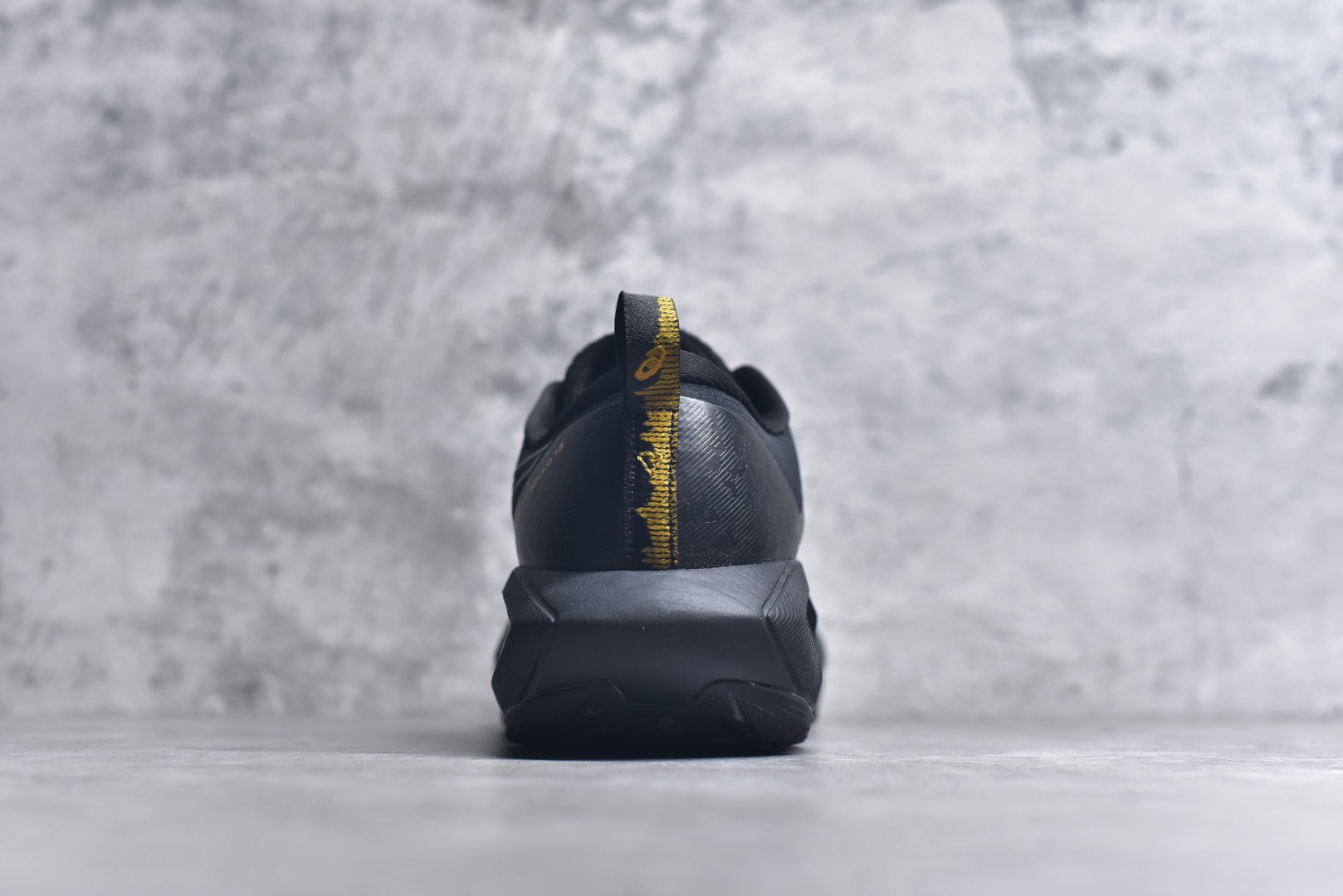 图片[5]-#Asics Gel-Trabuco 13 复古亚瑟士透气休闲鞋缓震男子耐磨跑步鞋 鞋面采用无缝线鞋面 贴合脚型 穿着舒适中底360°环绕式GL 提供良好的缓冲性能 货号：1011B973-001 尺码：36 37 37.5 38 38.5 39 39.5 40 40.5 41.5 42 42.5 43.5 44 44.5 45-选品中心
