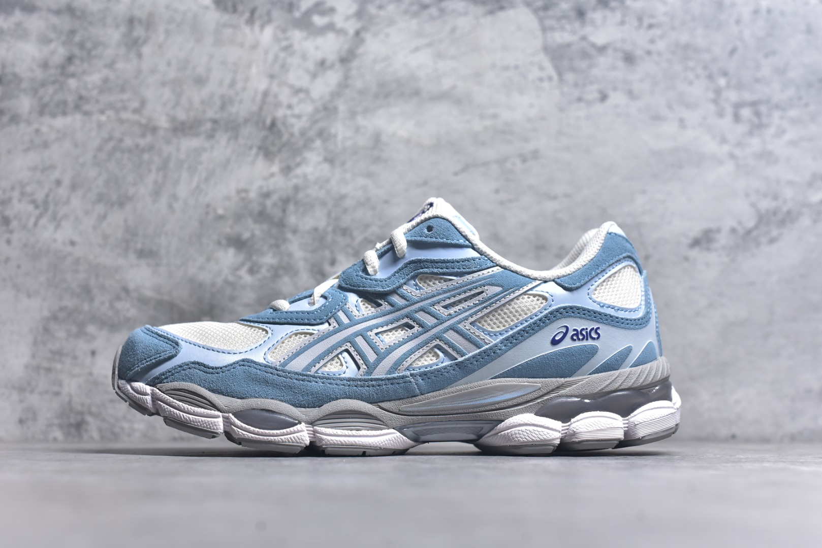 #Asics 亚瑟士 GEL-NYC 低帮运动休闲跑步鞋 1203A383-107 高端零售专供品质 尺码：39 39.5 40 40.5 41.5 42 42.5 43.5 44 44.5 45 46 46.5 47-选品中心