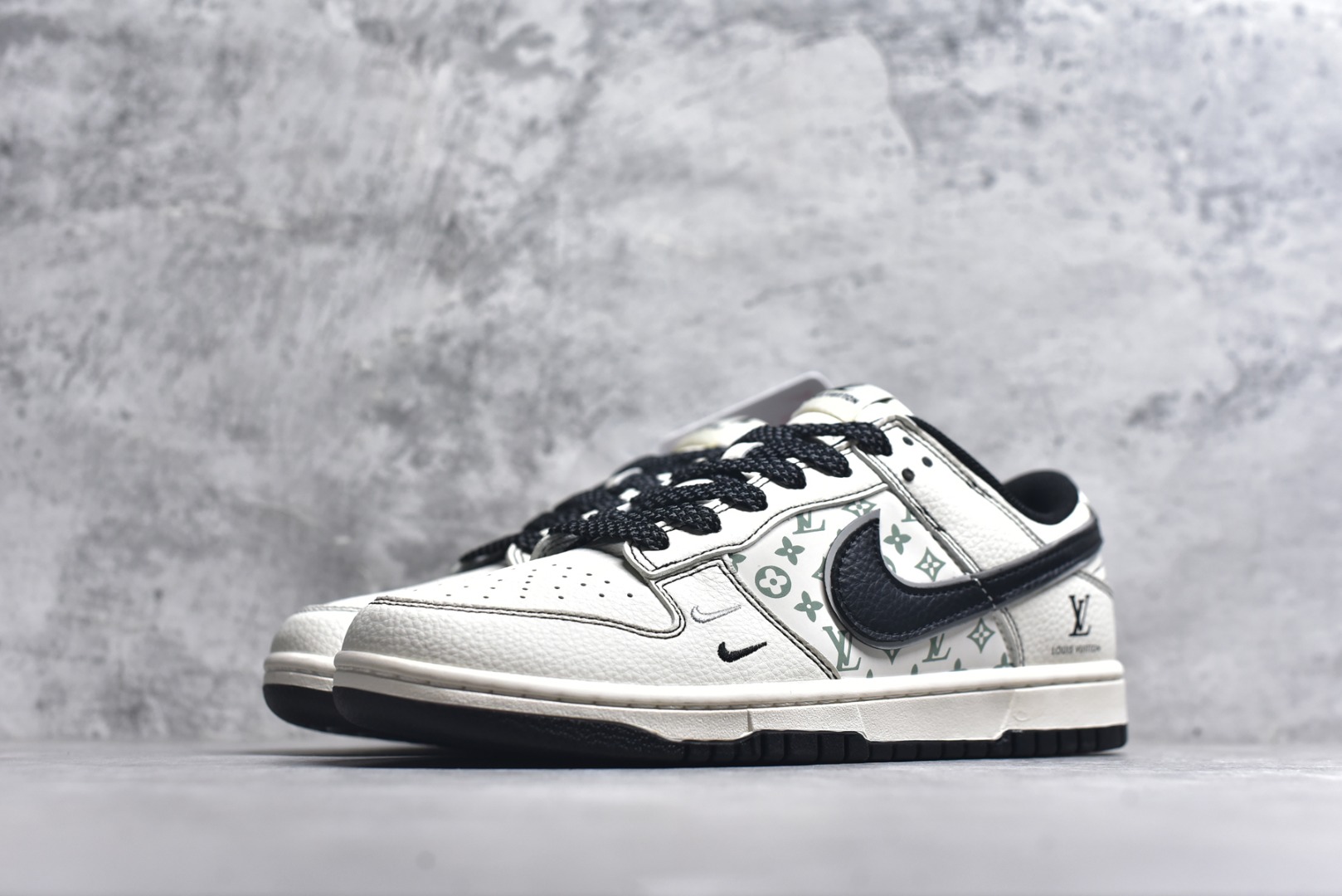 图片[2]-#Nike SB Dunk Low LV联名 印花米黑勾 高端定制 低帮休闲板鞋 HH7518-095 #定制鞋盒 大厂纯原品质出货 超高清洁度 皮料切割干净无任何毛边 细节完美 尺码：36 36.5 37.5 38 38.5 39 40 40.5 41 42 42.5 43 44 44.5 45 9.E5-选品中心