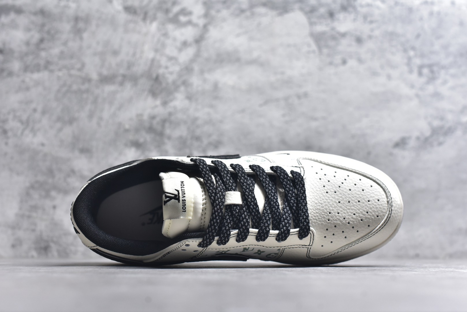 图片[4]-#Nike SB Dunk Low LV联名 印花米黑勾 高端定制 低帮休闲板鞋 HH7518-095 #定制鞋盒 大厂纯原品质出货 超高清洁度 皮料切割干净无任何毛边 细节完美 尺码：36 36.5 37.5 38 38.5 39 40 40.5 41 42 42.5 43 44 44.5 45 9.E5-选品中心