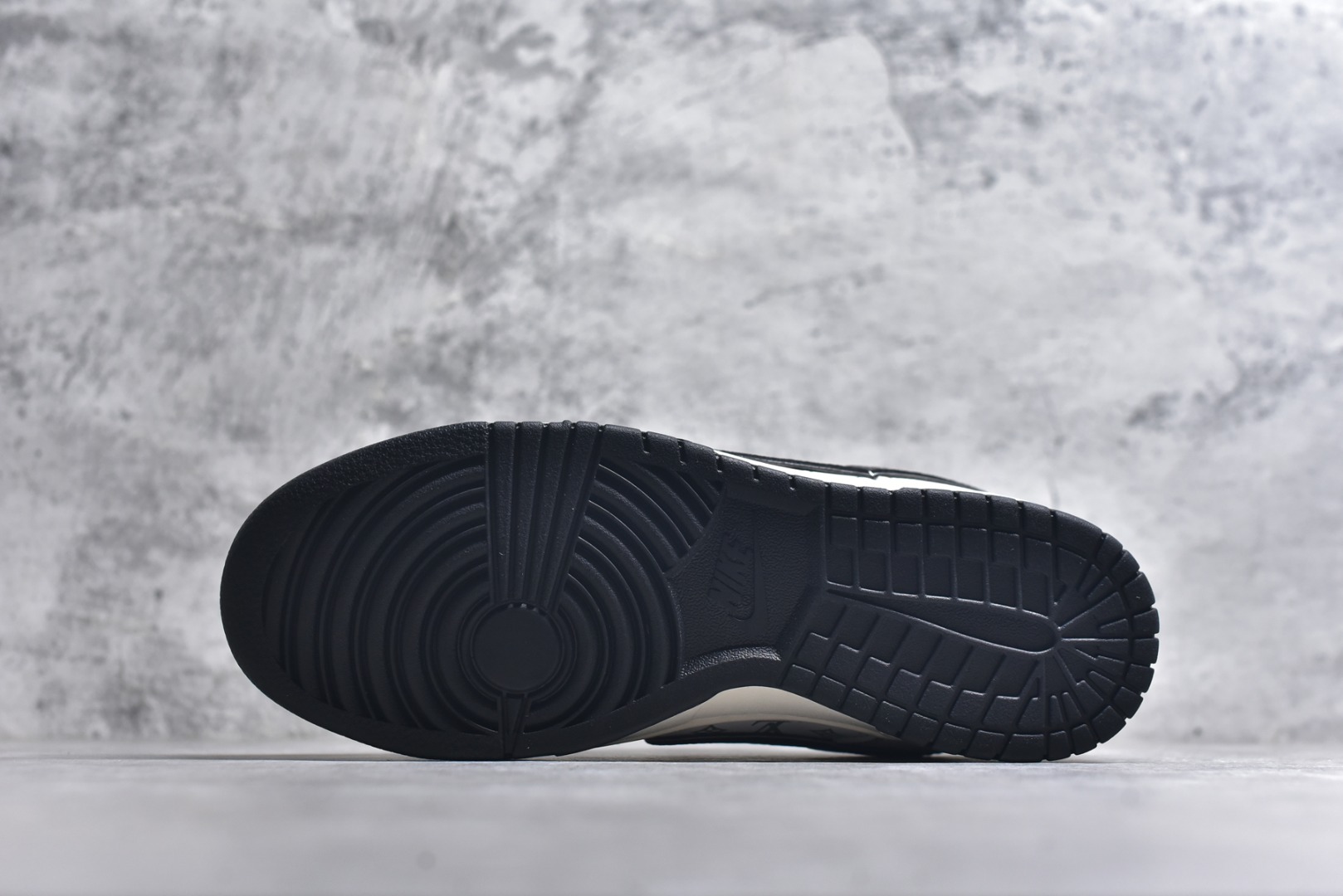 图片[6]-#Nike SB Dunk Low LV联名 印花米黑勾 高端定制 低帮休闲板鞋 HH7518-095 #定制鞋盒 大厂纯原品质出货 超高清洁度 皮料切割干净无任何毛边 细节完美 尺码：36 36.5 37.5 38 38.5 39 40 40.5 41 42 42.5 43 44 44.5 45 9.E5-选品中心