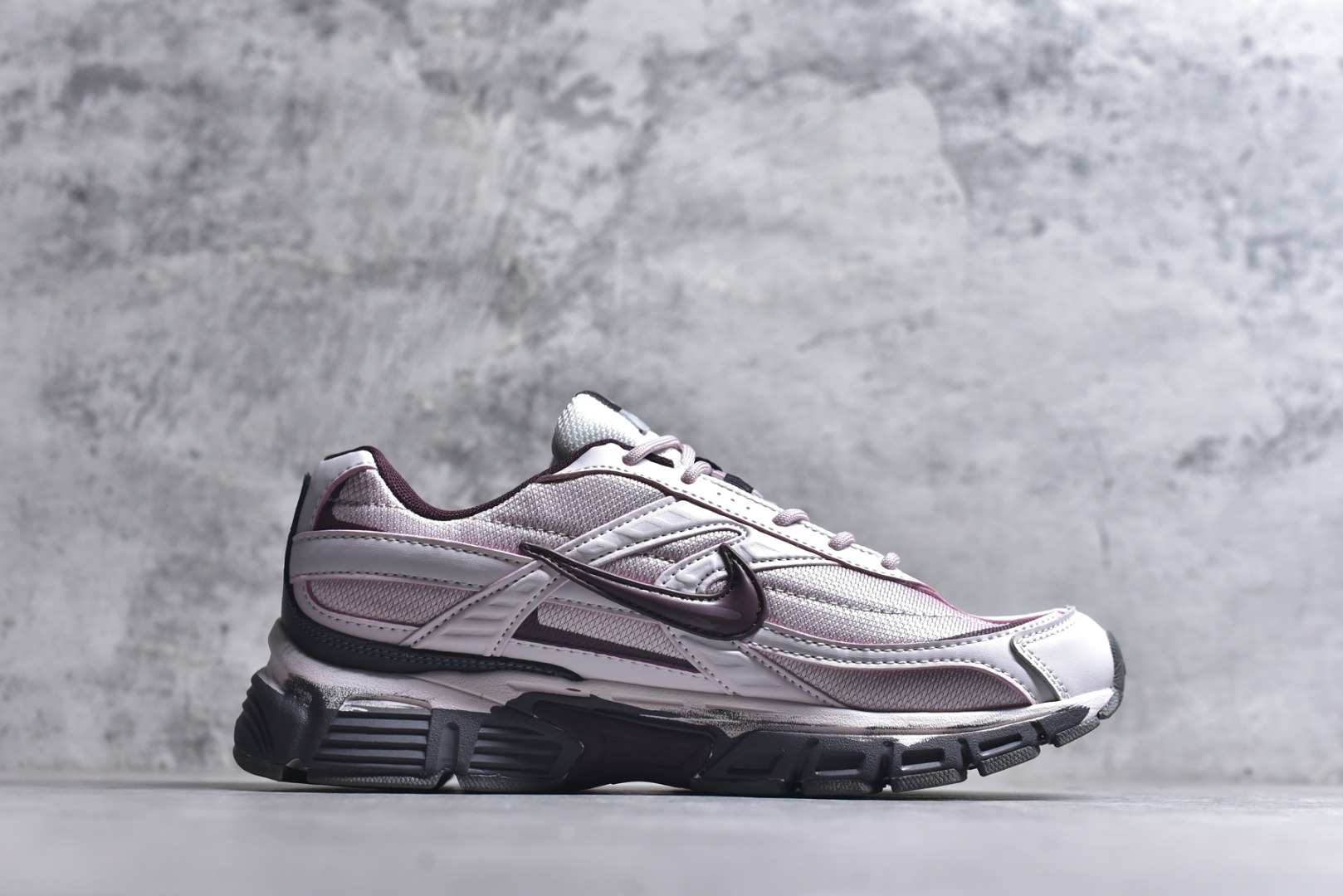 图片[3]-#Nk Initiator Running 创始者系列复古老爹鞋 休闲运动舒适跑步鞋 采用透气网眼鞋面和支撑覆盖层，自然运动设计的Phlyon中底用于缓冲，BRS 1,000碳橡胶外底具有轻质柔韧性，牵引力和耐用性。 货号：IB4339-030 尺码：36-45-选品中心