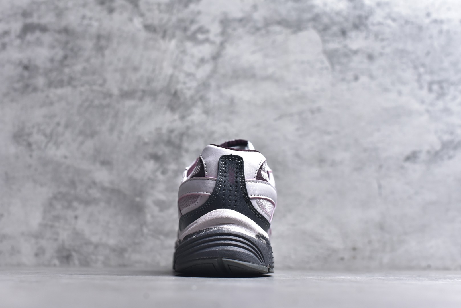 图片[5]-#Nk Initiator Running 创始者系列复古老爹鞋 休闲运动舒适跑步鞋 采用透气网眼鞋面和支撑覆盖层，自然运动设计的Phlyon中底用于缓冲，BRS 1,000碳橡胶外底具有轻质柔韧性，牵引力和耐用性。 货号：IB4339-030 尺码：36-45-选品中心