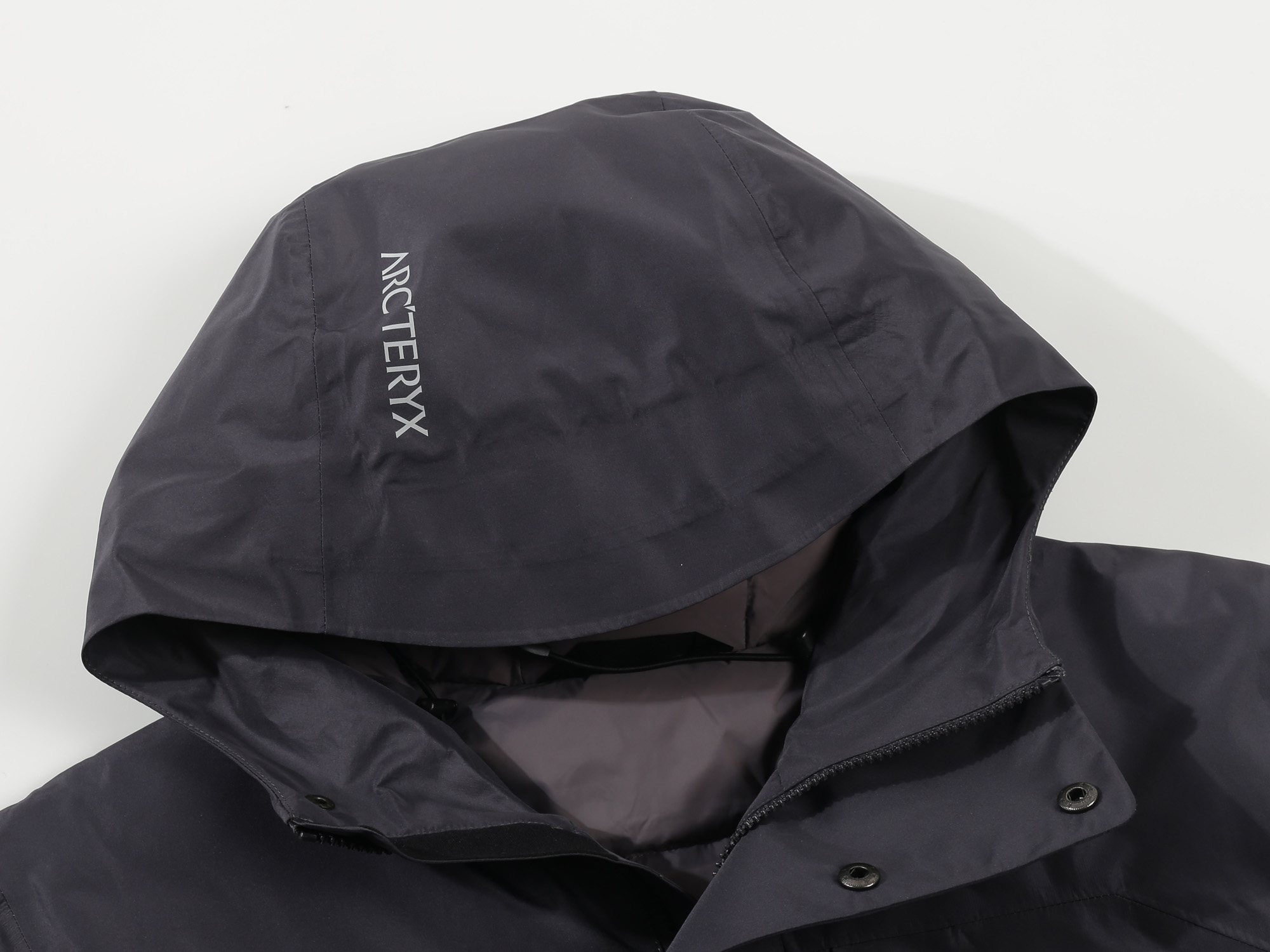 ARCTERYX/始祖鸟专柜新款ThermeParka户外长款防水羽绒服外套款号28009深灰色展示M-