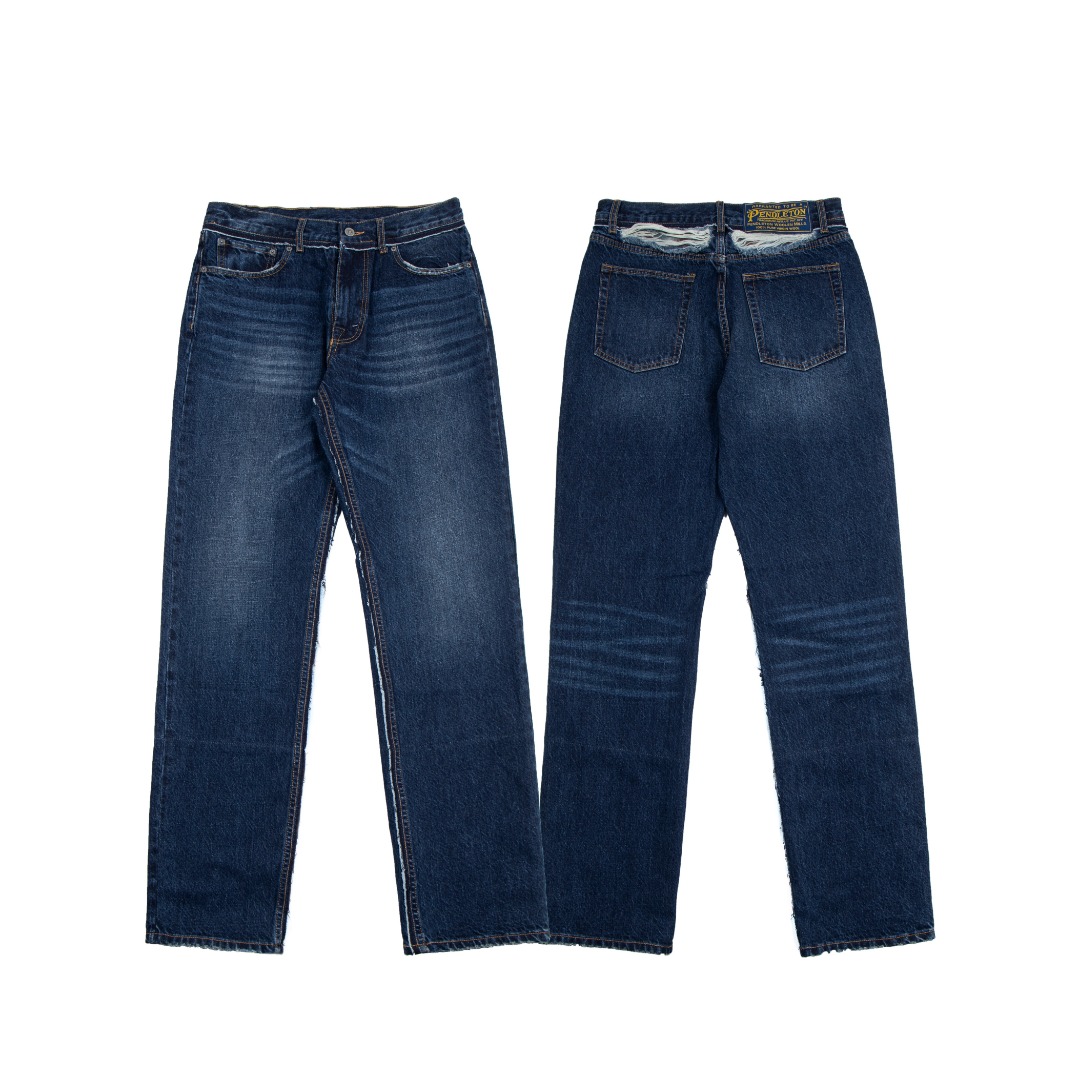 Model 3328 - White background image MartinMargiela Margiela 23ss autumn/winter new patchwork ripped jeans, unisex. The …