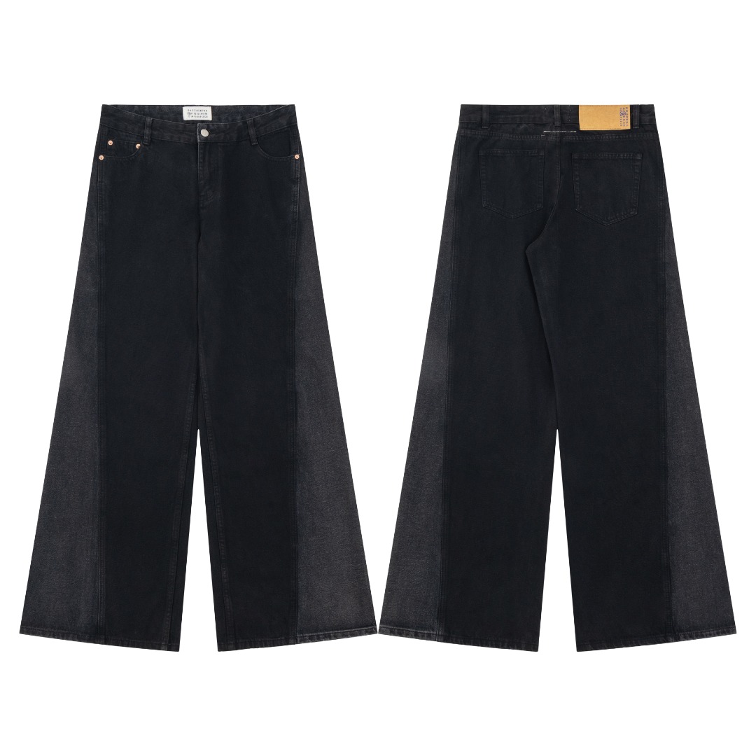 Model 3552 - White background image MM6 Maison Margiela high-waist straight-leg jeans with patchwork. High-de…