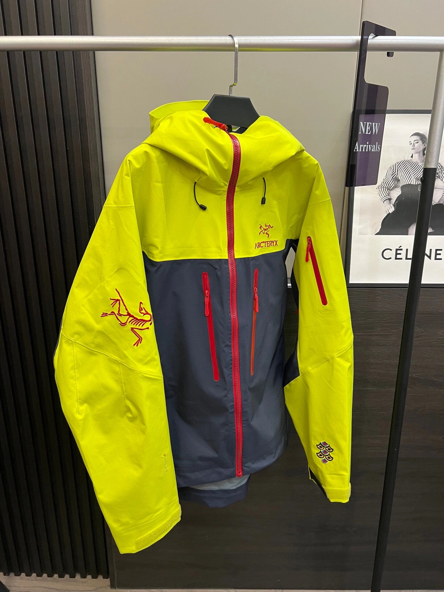 ARC'TERYX Alpha SV Dragon Limited Edition Waterproof and Breathable Jacket 2 o 1hr1j59aijfssc9vspt8411j40