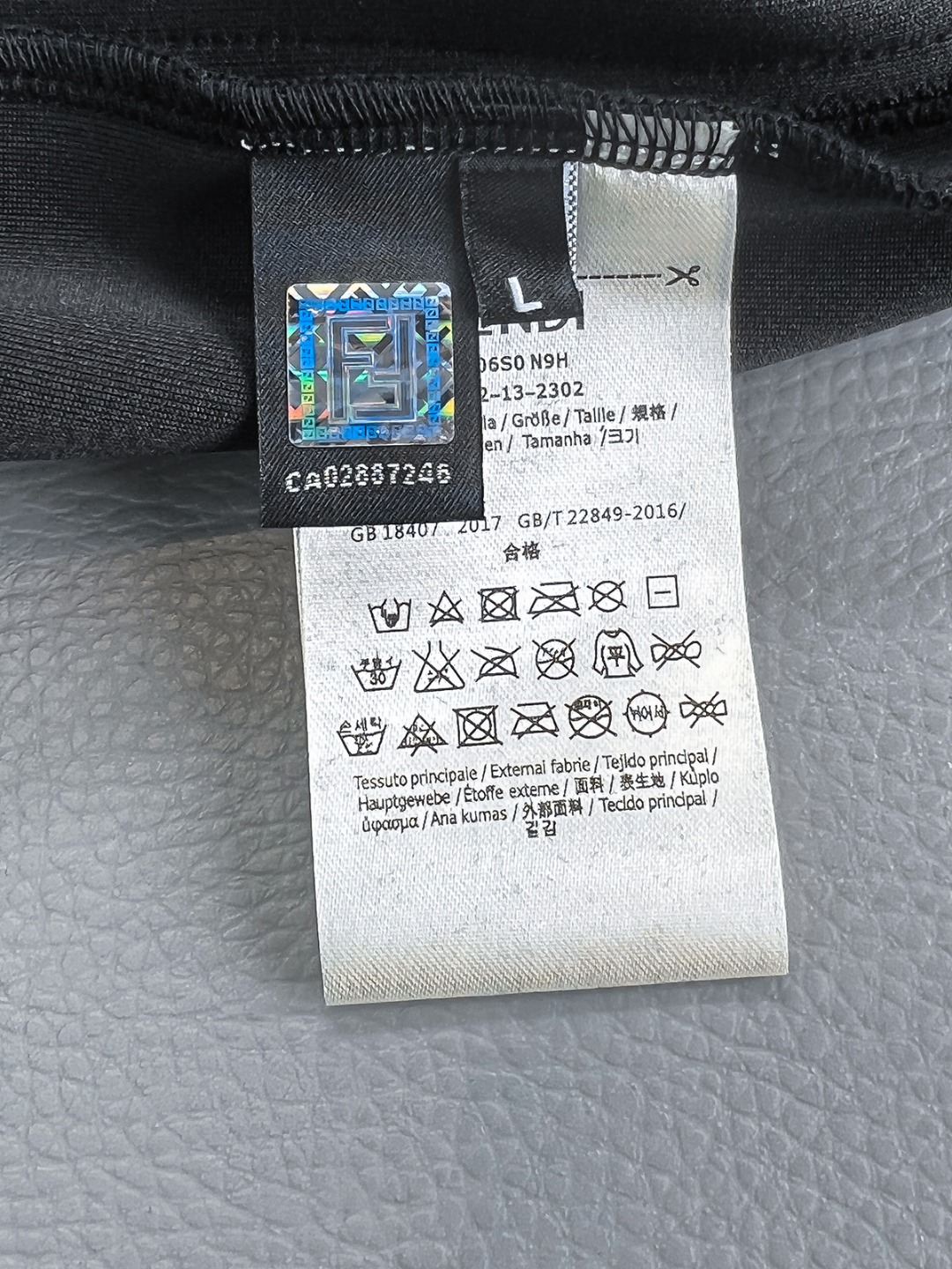  芬迪 2025早秋新款新款男士拉链卫衣套装卫裤、商务休闲款！！重在面料！婴儿肌肤般的柔滑！！客供定织料