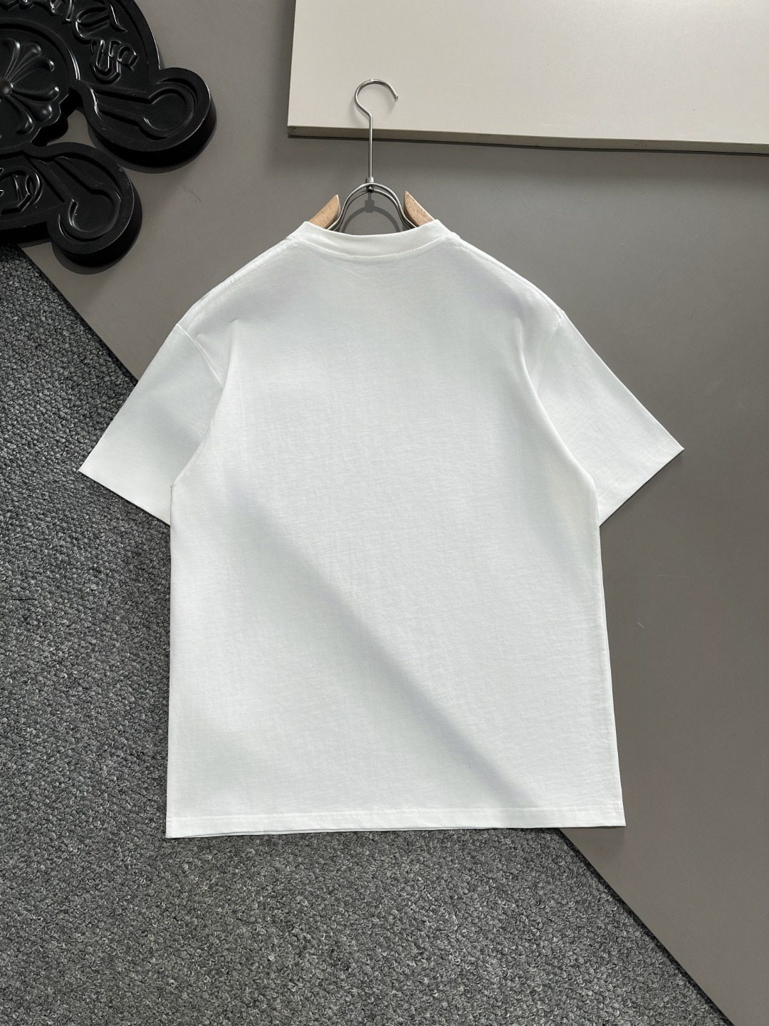 FD#24春夏顶级专柜同步短袖T恤3标齐全采用客供进口100%-32支双股新疆棉面料制成专柜原版面料品牌