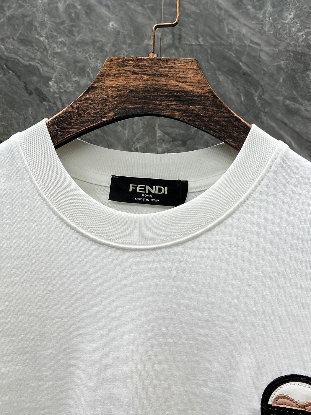 FD#24春夏顶级专柜同步短袖T恤3标齐全采用客供进口100%-32支双股新疆棉面料制成专柜原版面料品牌