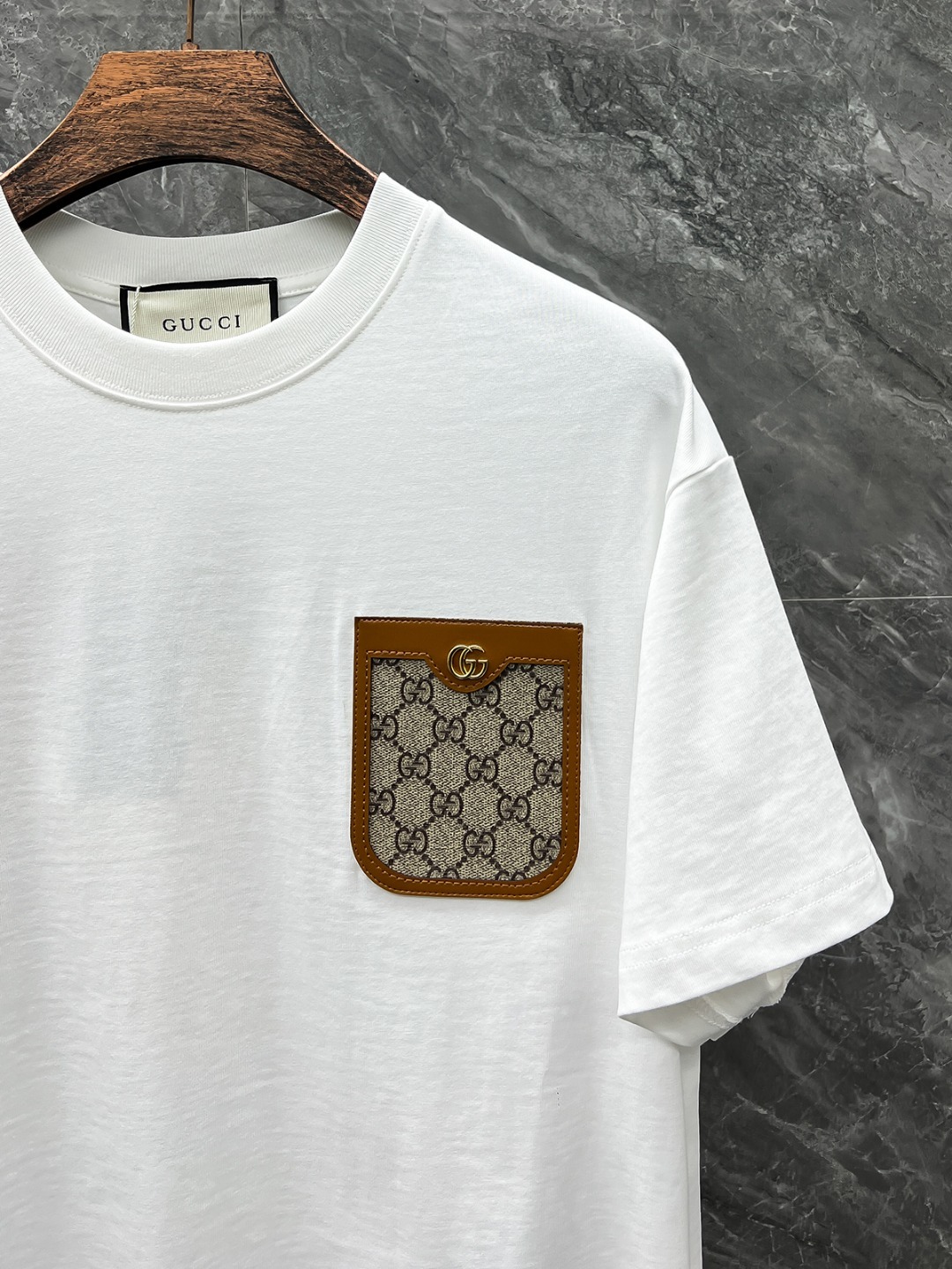 GU#24春夏顶级专柜同步短袖T恤3标齐全采用客供进口100%-32支双股新疆棉面料制成专柜原版面料品牌