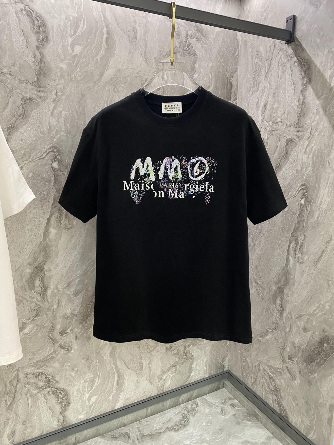 MM6#24春夏顶级短袖T恤采用客供进口100%-32支双股新疆棉面料制成原版面料品牌辨识度超级强高街与