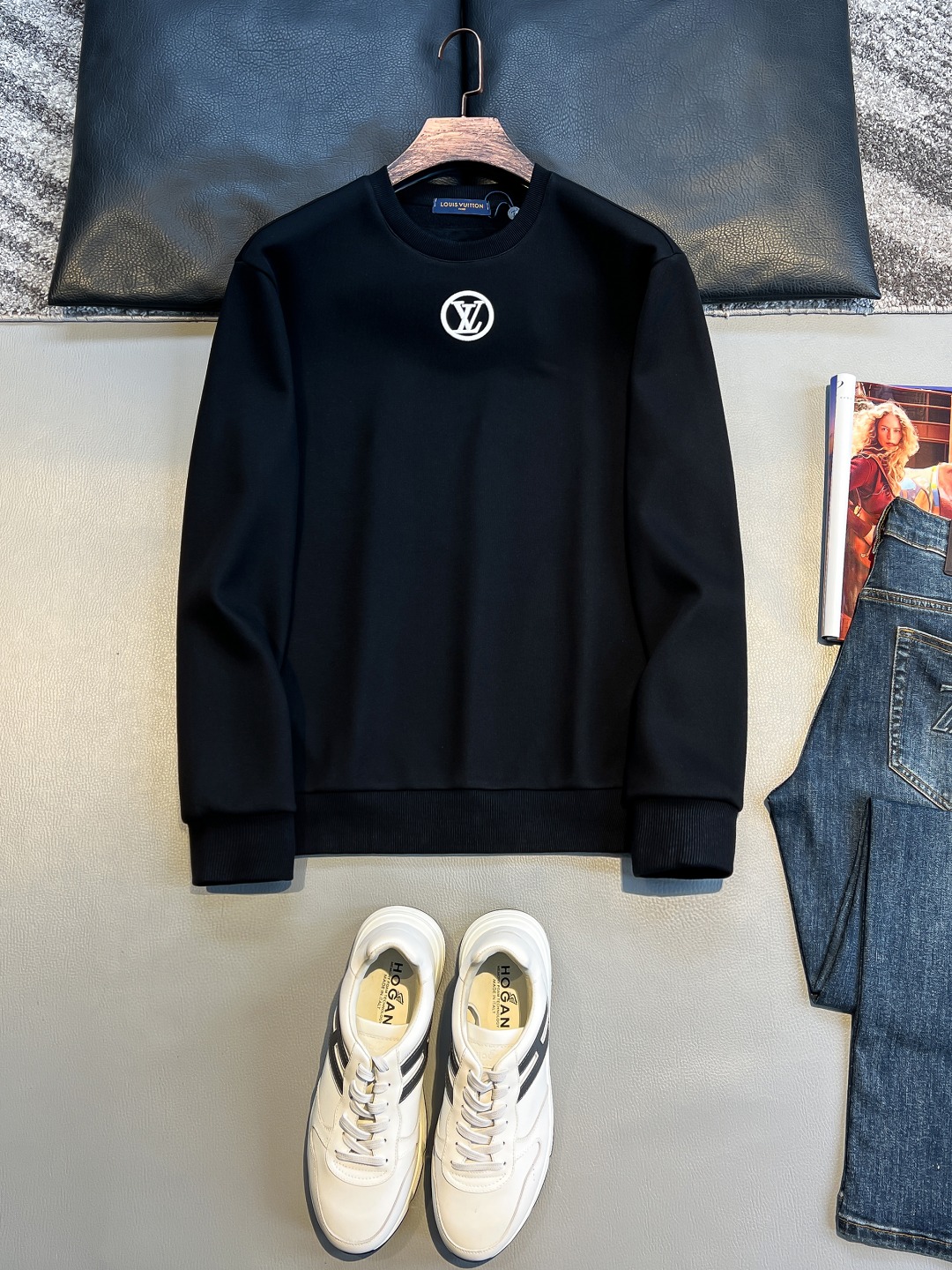 Louis Vuitton Men's FW Fleece-Lined Crew Neck Sweatshirt 2 o 1iaqf5r1sbke1j49rjt1hjd17ii1