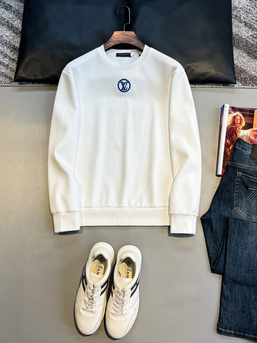 Louis Vuitton Men's FW Fleece-Lined Crew Neck Sweatshirt 5 o 1iaqf5r1tv0823d5g6bdj178q4
