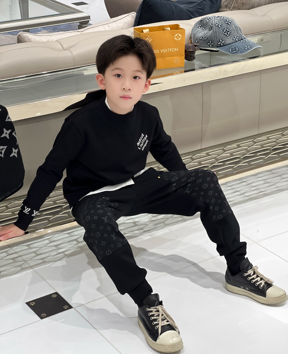 LV New Letter and Flower Sweater, High-Quality Comfortable Fashion in Various Sizes - 图片 6