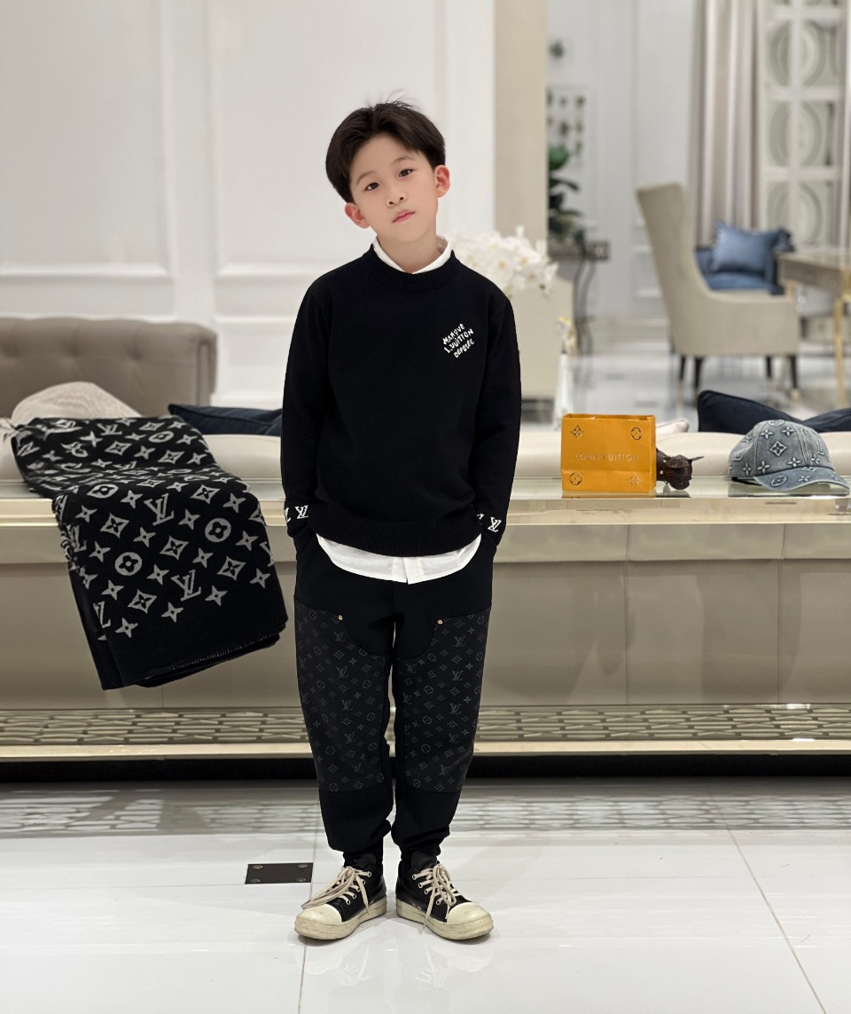 LV New Letter and Flower Sweater, High-Quality Comfortable Fashion in Various Sizes - 图片 2