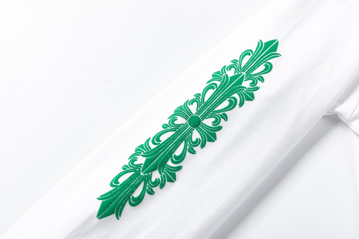 Luxurious Crocson Emerald Sword Blouse in High-Quality Cotton Fabric. - 图片 6