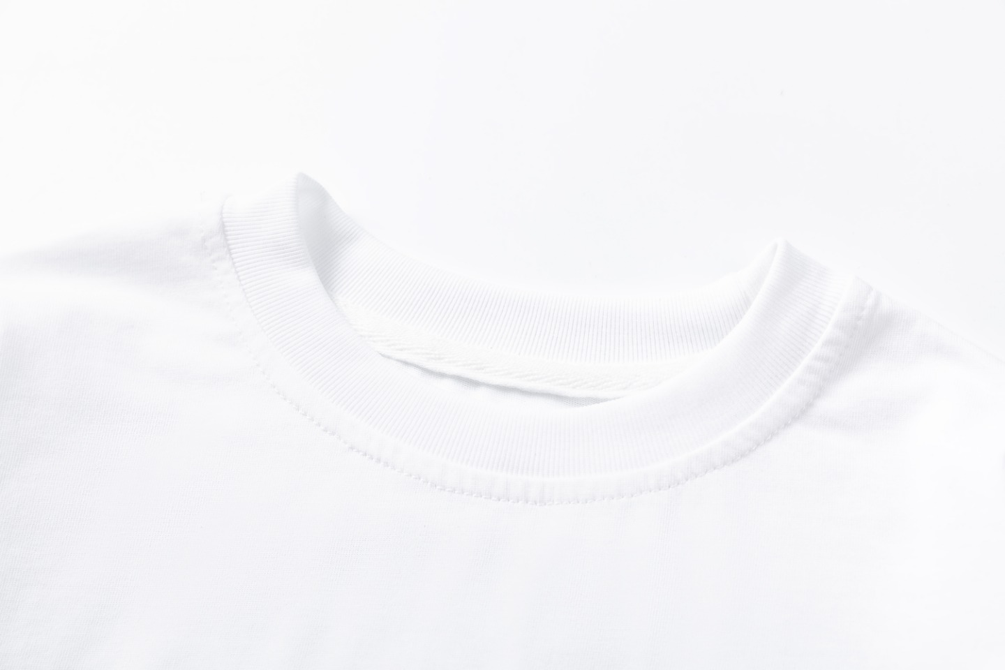 Luxurious Crocson Emerald Sword Blouse in High-Quality Cotton Fabric. - 图片 5