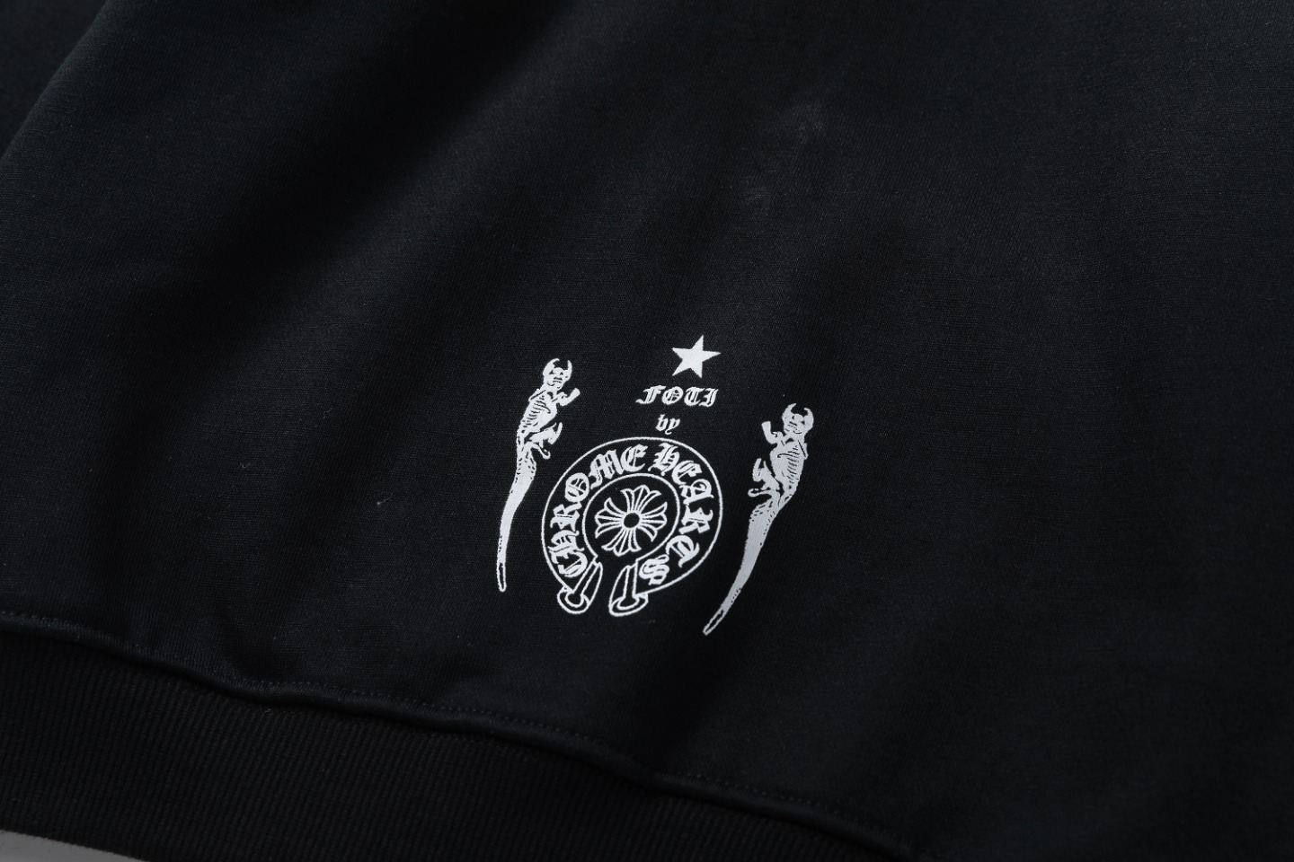 “Crocson Foti Zipper Stamp: Rare Cool Version Velvet Fabric for Autumn/Winter” - 图片 9