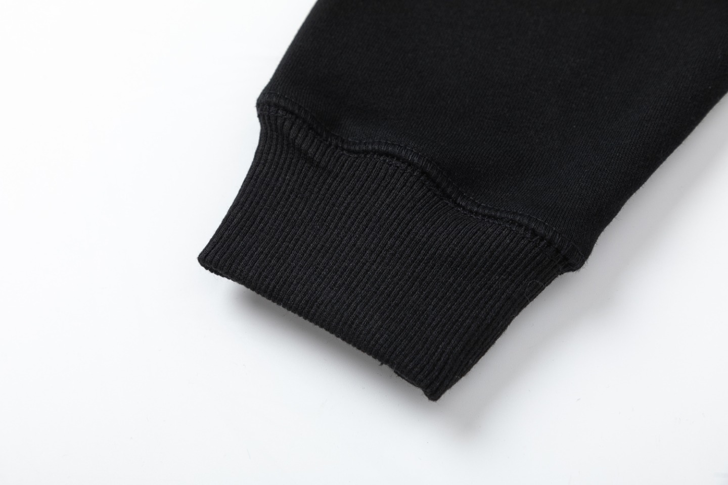 “Black Cross-Cross Coat with High-Quality Cotton Fabric for Autumn and Winter” - 图片 5